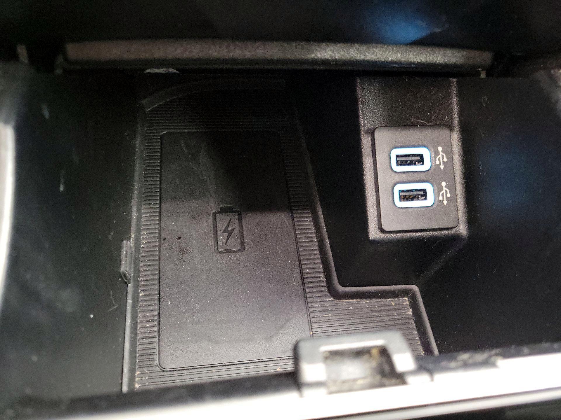 Thumbnail: 2019 Ford Edge - 19