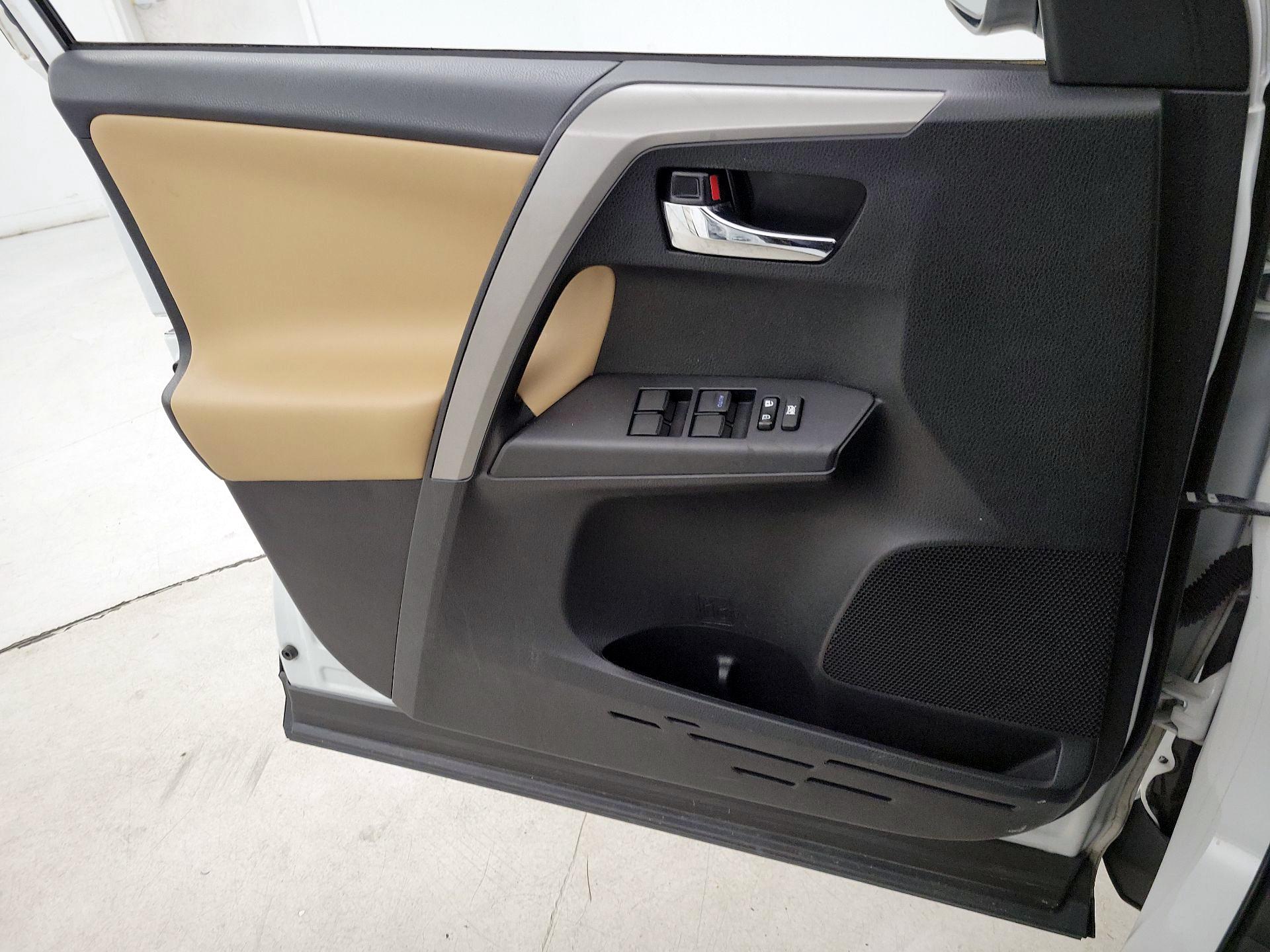 Thumbnail: 2017 Toyota RAV4 - 12