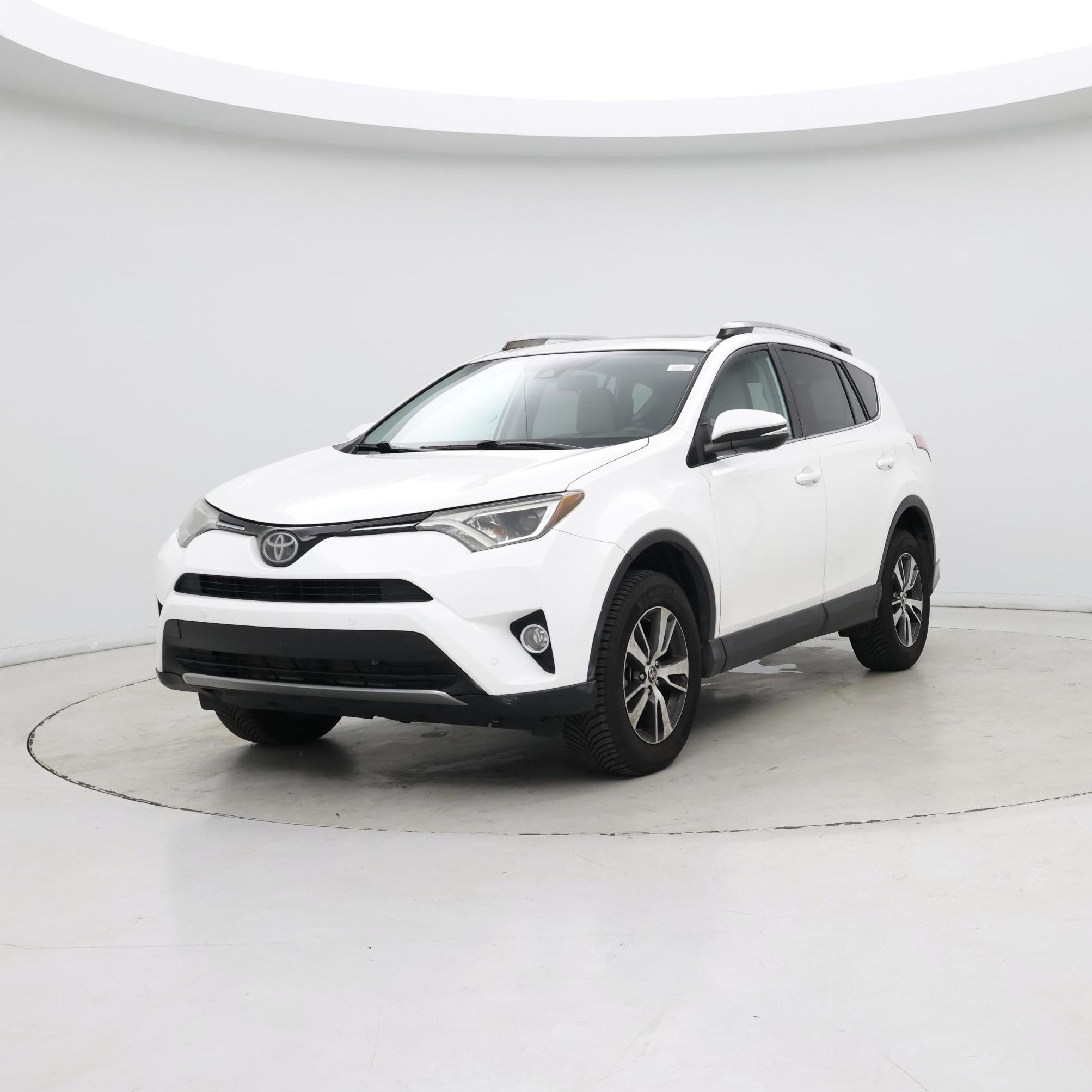 Thumbnail: 2017 Toyota RAV4 - 4