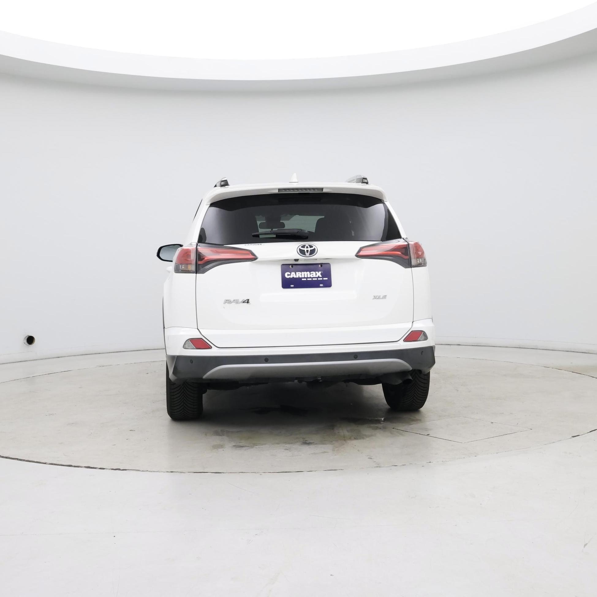 Thumbnail: 2017 Toyota RAV4 - 6