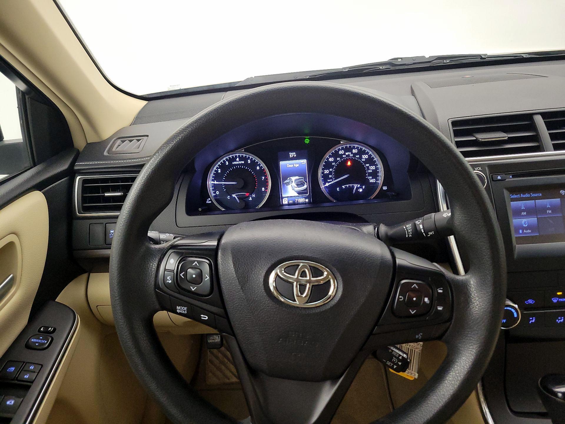 Thumbnail: 2016 Toyota Camry - 10