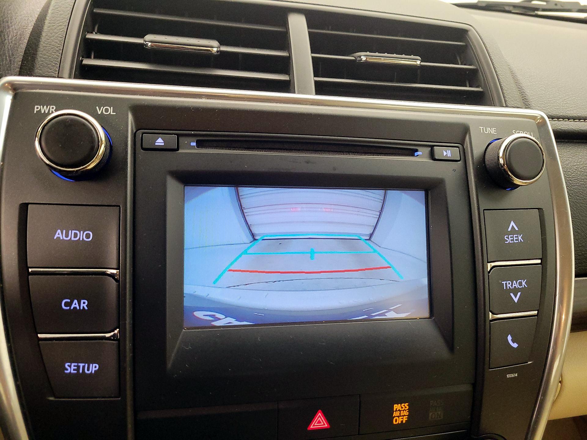 Thumbnail: 2016 Toyota Camry - 14