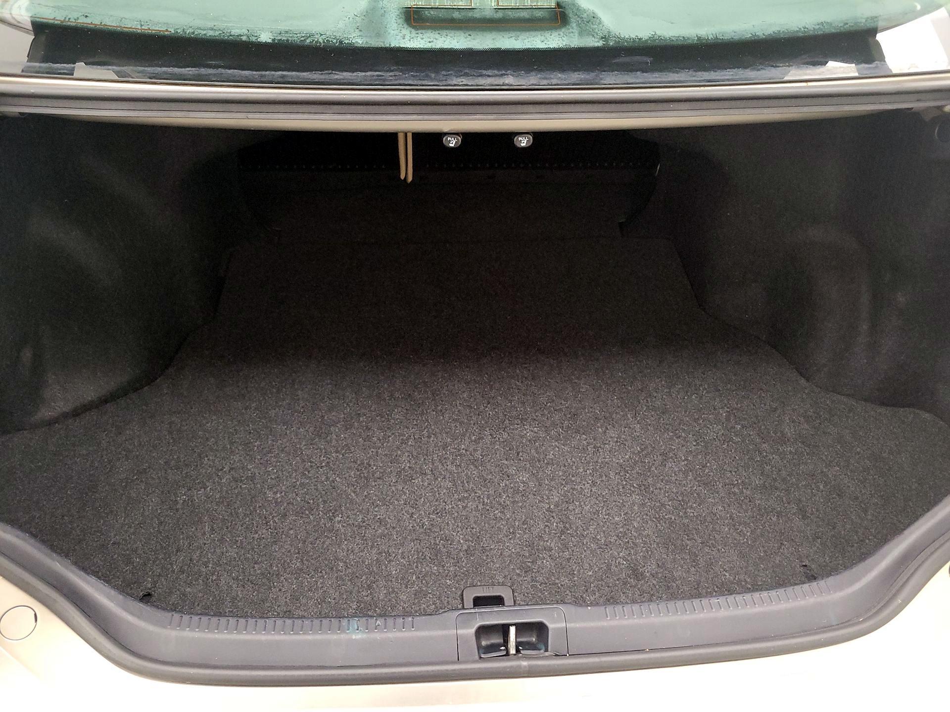 Thumbnail: 2016 Toyota Camry - 19