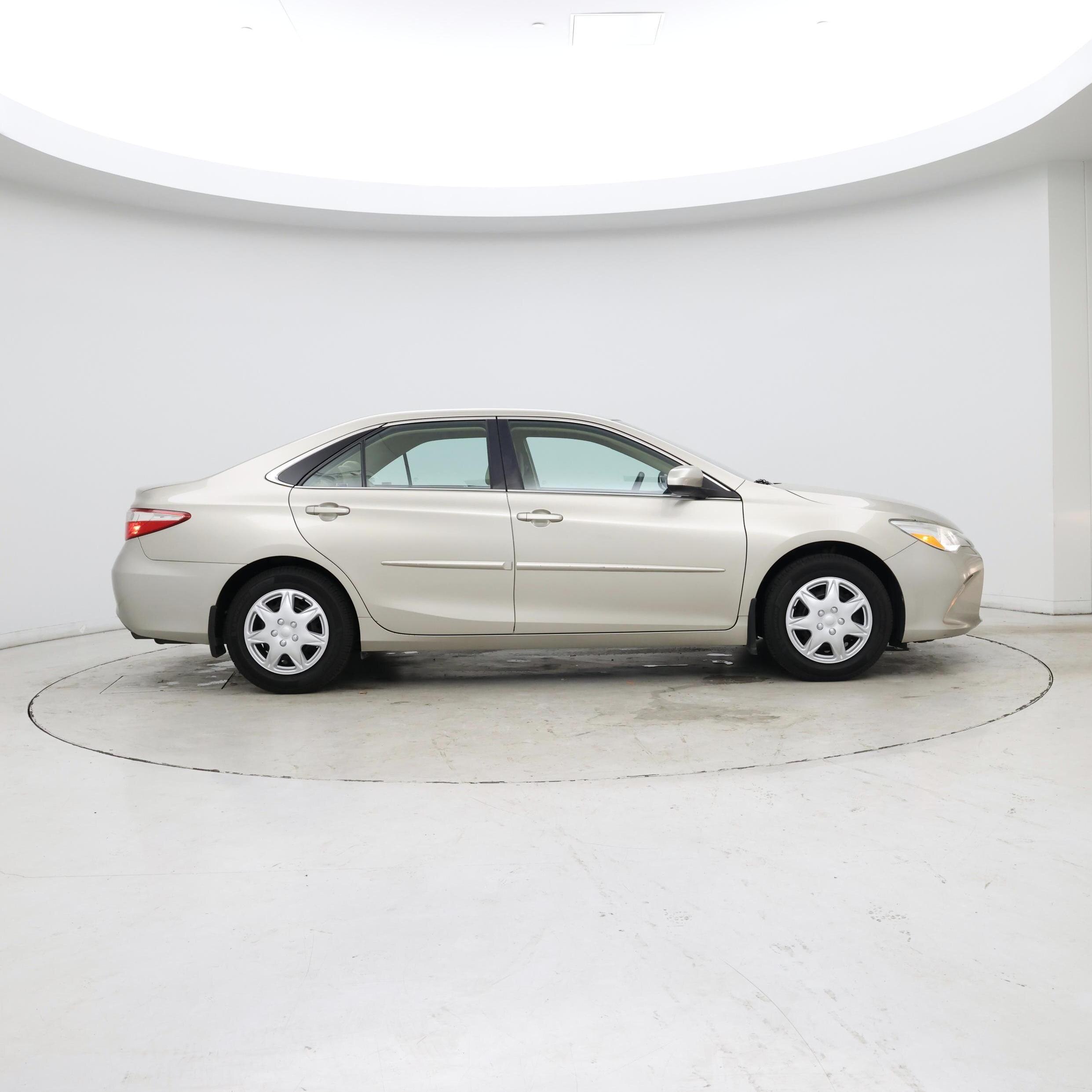 Thumbnail: 2016 Toyota Camry - 7