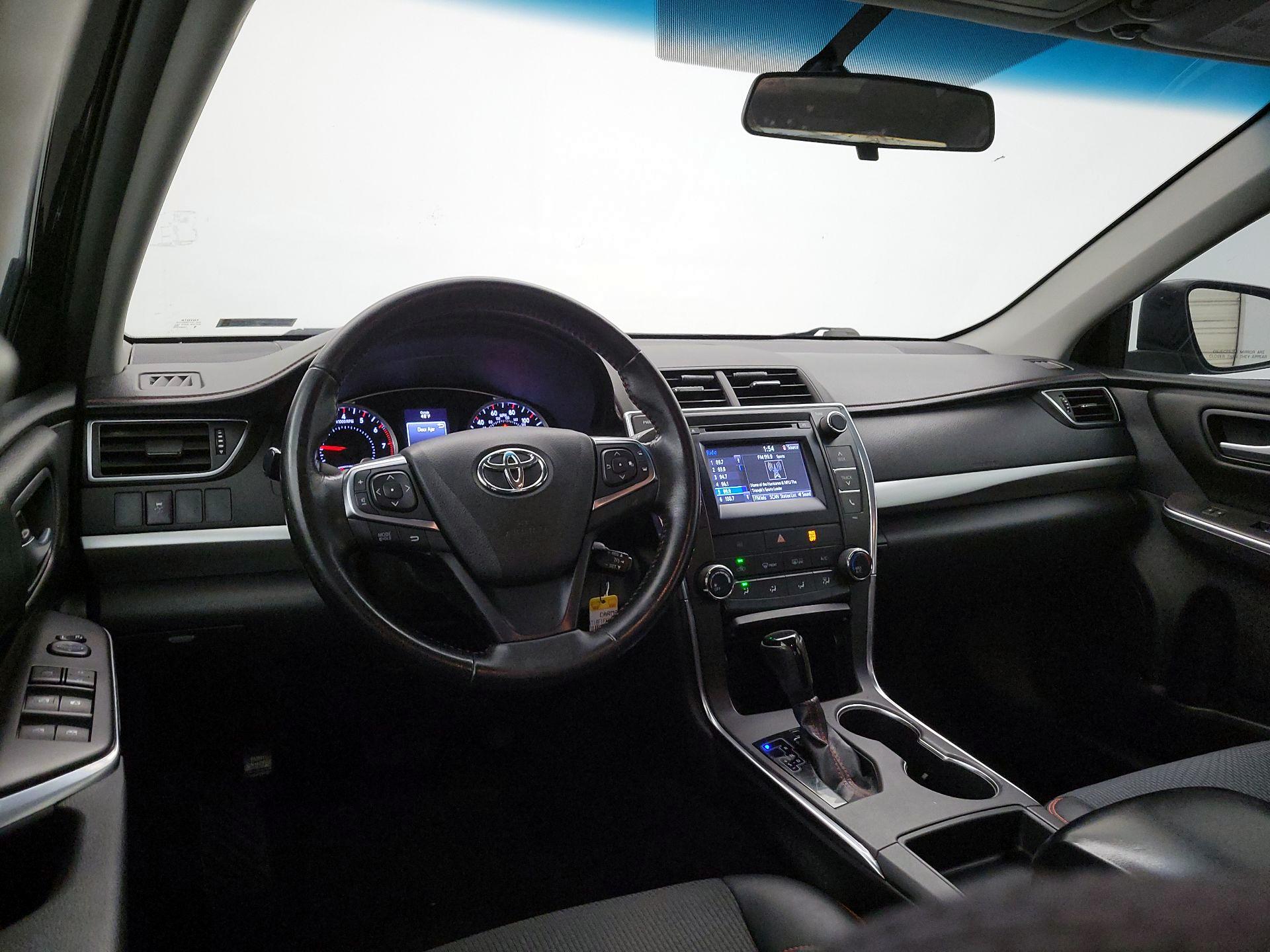 Thumbnail: 2016 Toyota Camry - 9