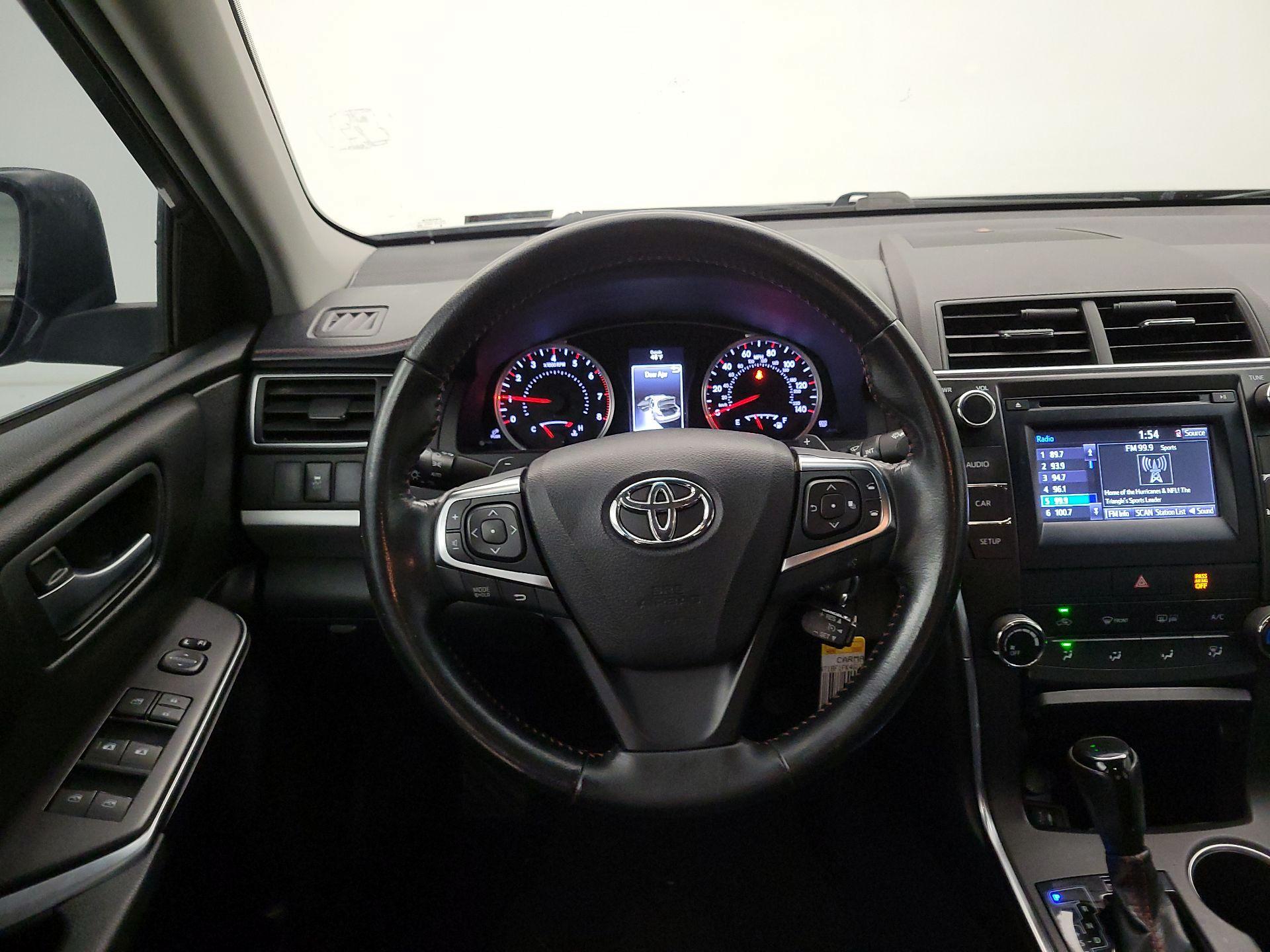 Thumbnail: 2016 Toyota Camry - 10