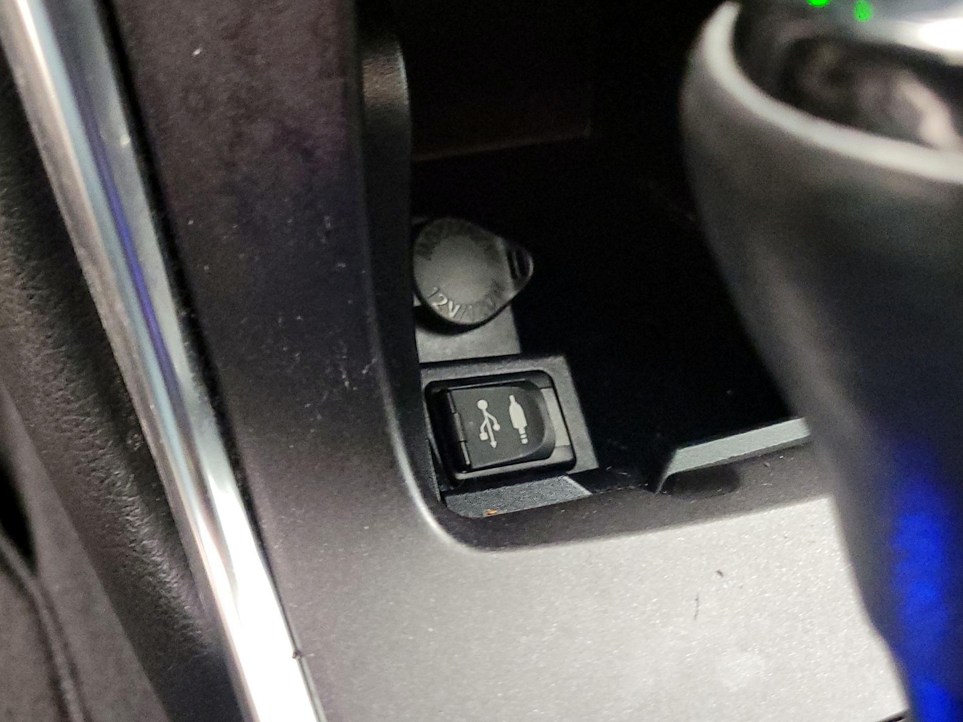 Thumbnail: 2016 Toyota Camry - 18