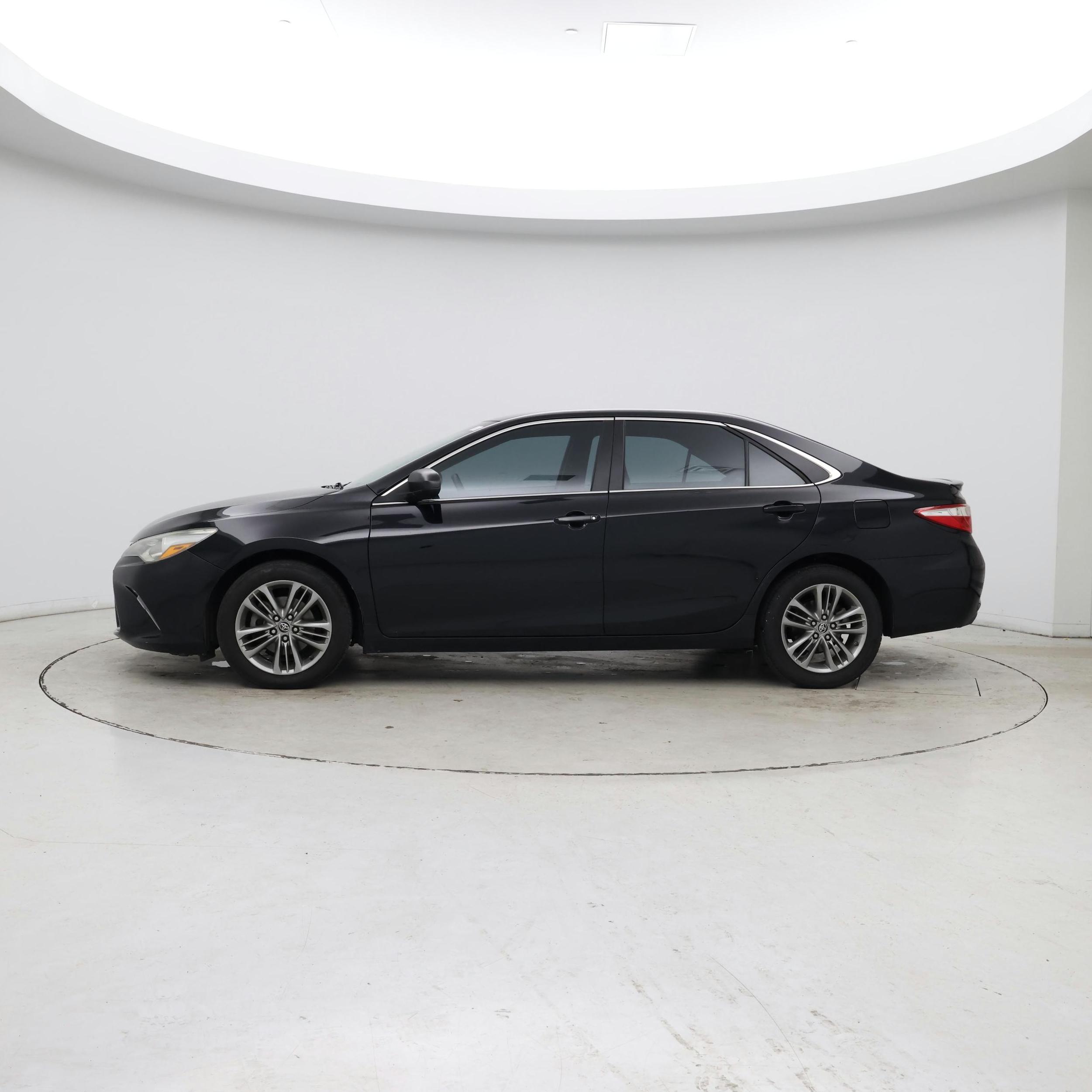 Thumbnail: 2016 Toyota Camry - 3