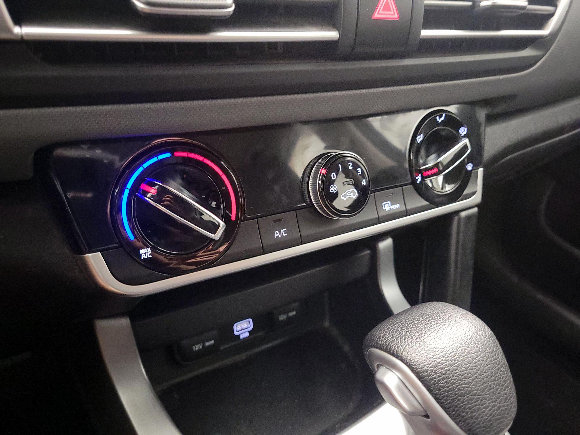 Thumbnail: 2021 Kia Seltos - 16