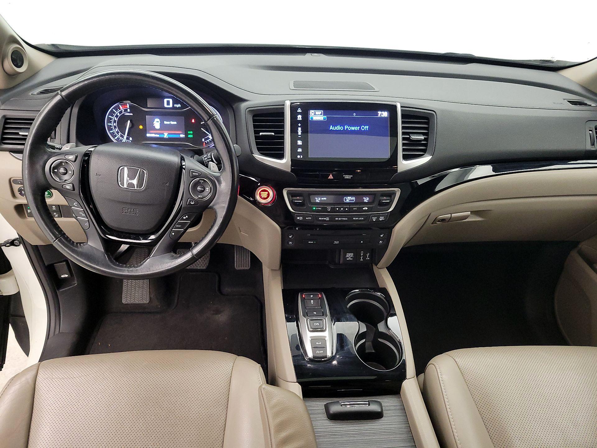 Thumbnail: 2017 Honda Pilot - 9