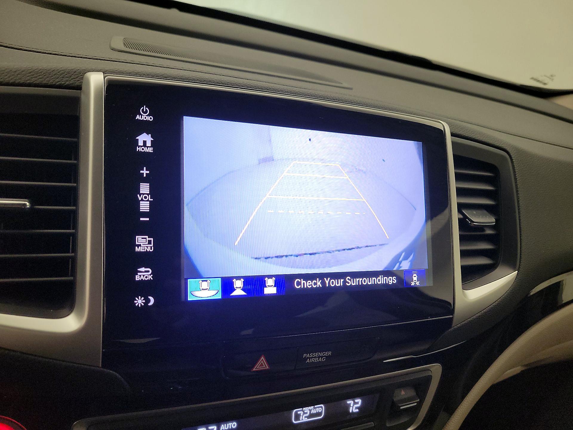 Thumbnail: 2017 Honda Pilot - 14