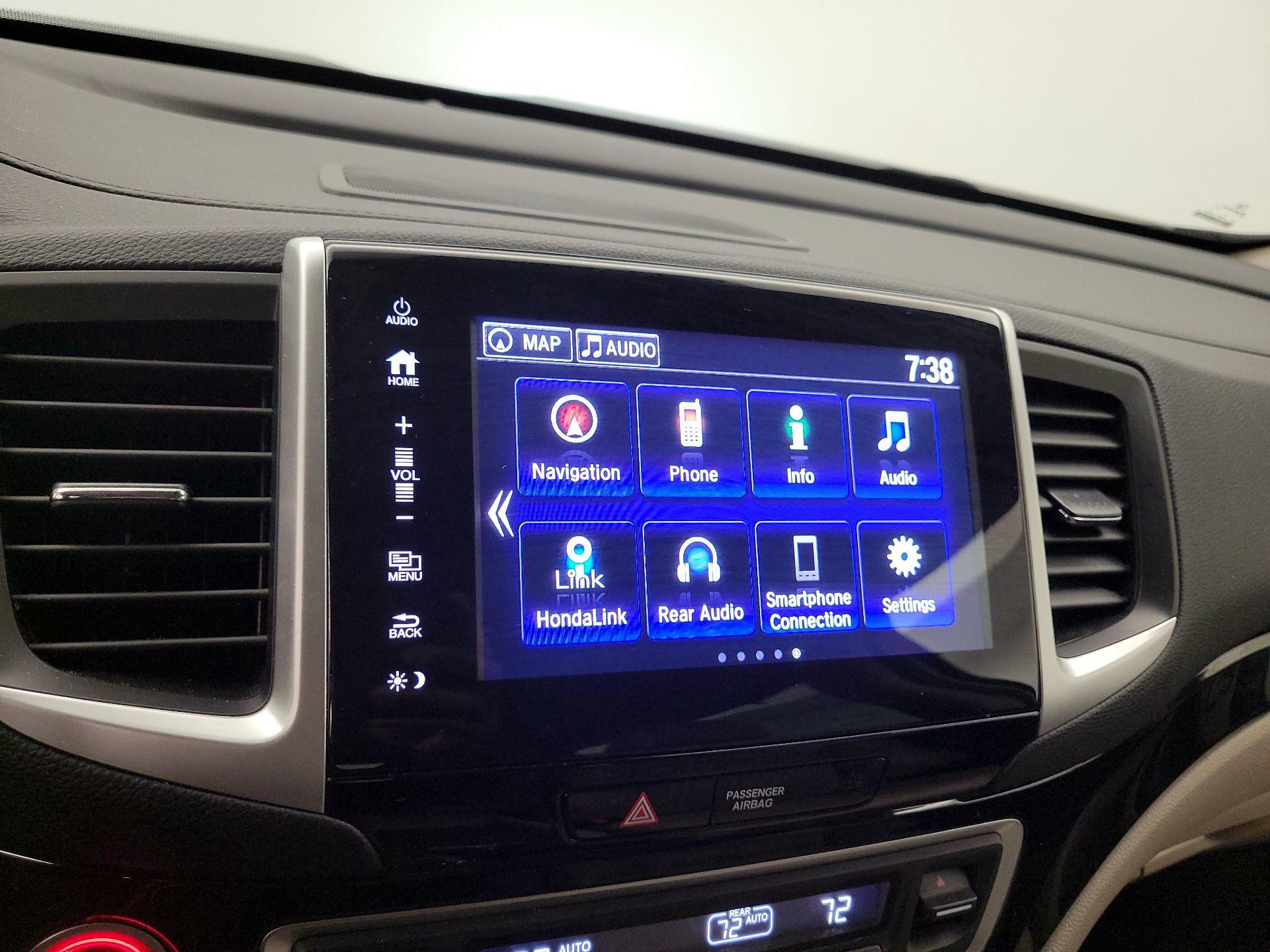 Thumbnail: 2017 Honda Pilot - 15