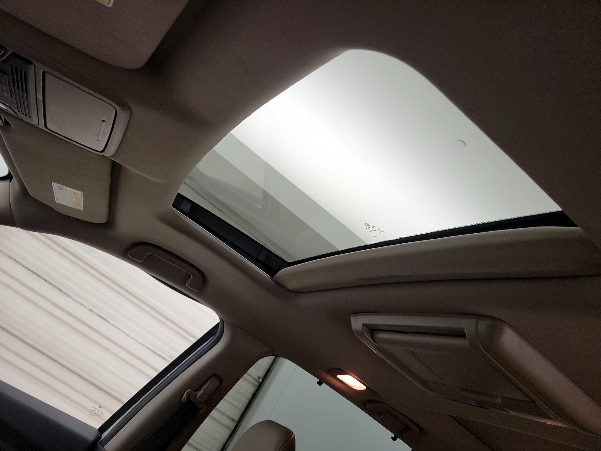 Thumbnail: 2017 Honda Pilot - 19