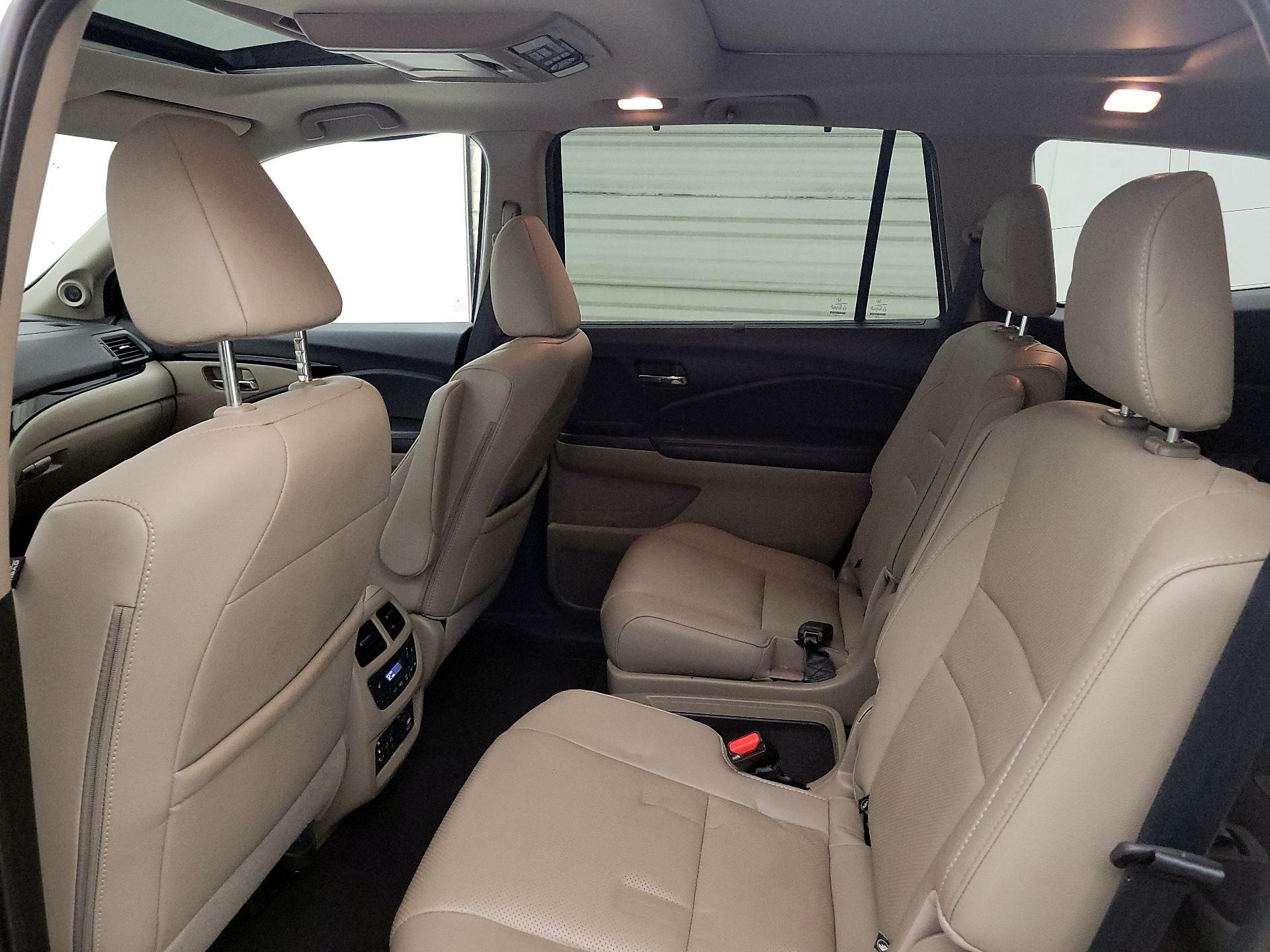 Thumbnail: 2017 Honda Pilot - 20