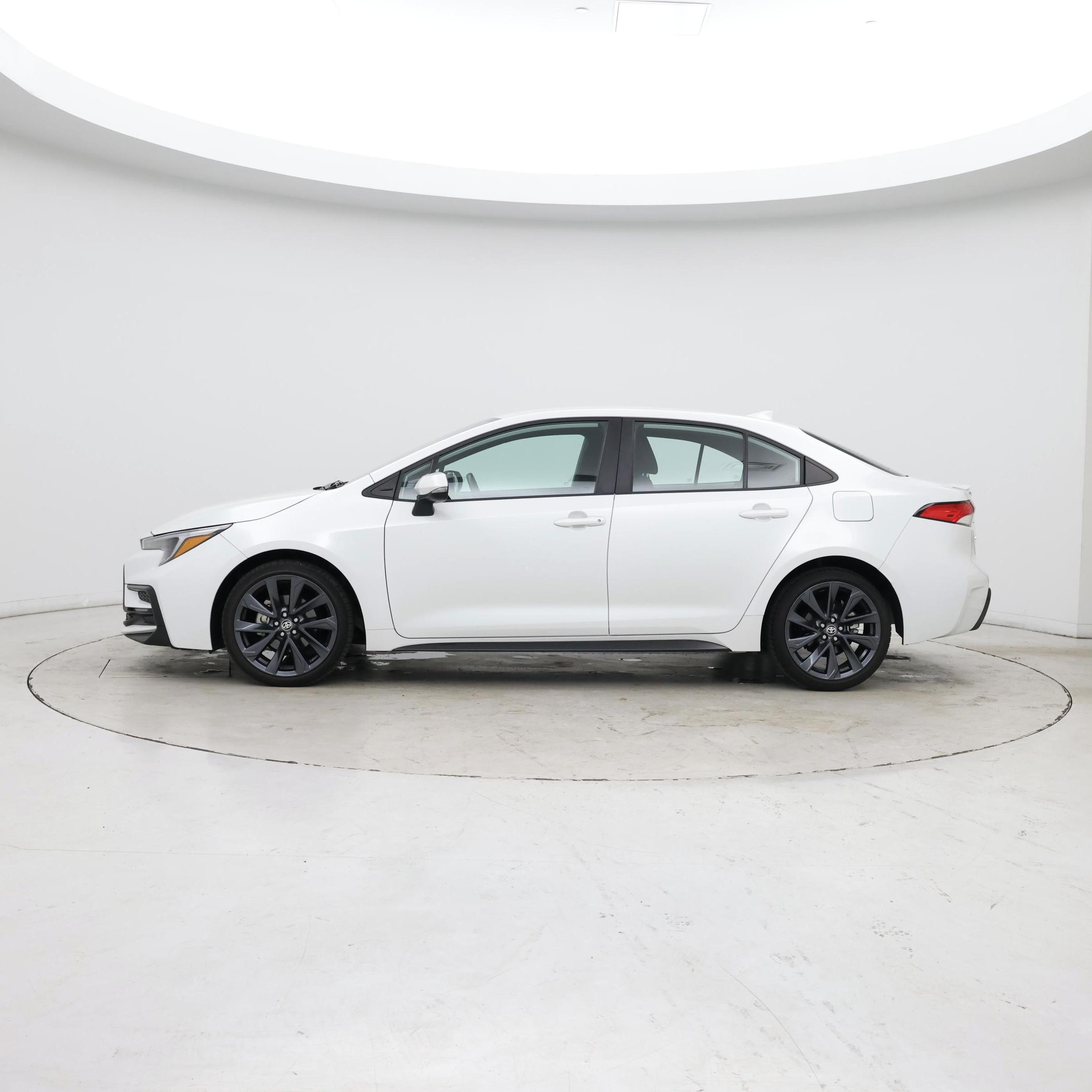 Thumbnail: 2024 Toyota Corolla - 3