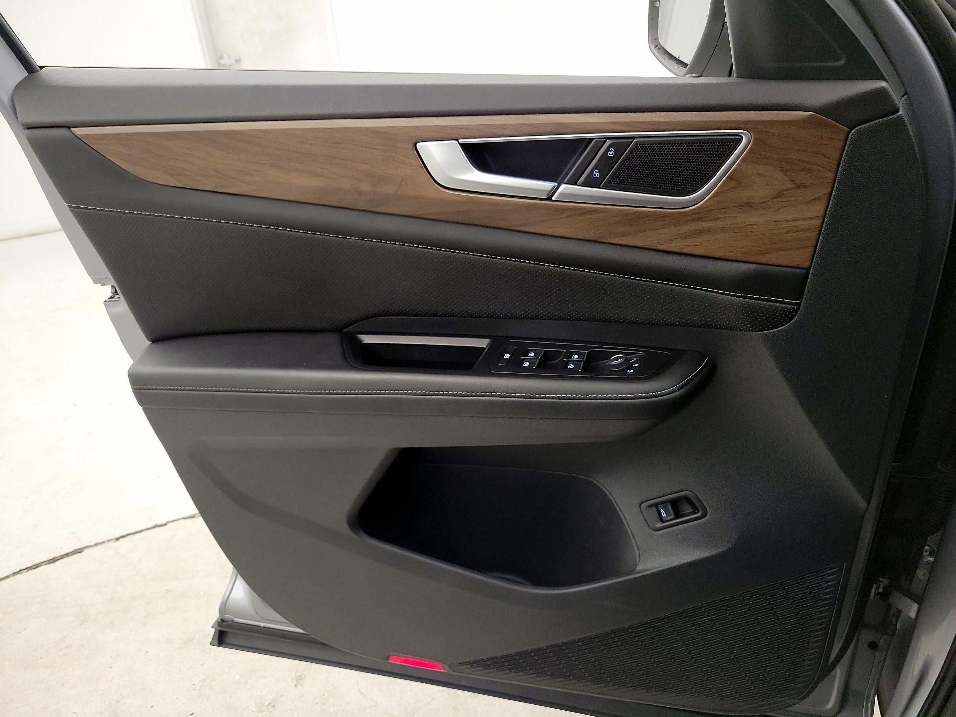 Thumbnail: 2024 Volkswagen Atlas - 12