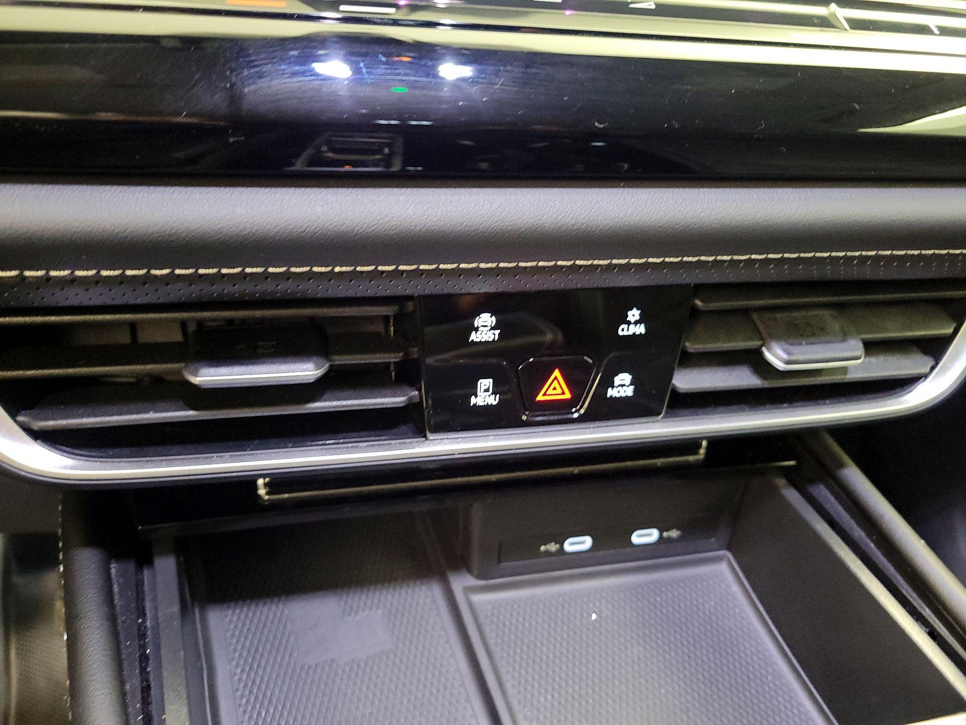 Thumbnail: 2024 Volkswagen Atlas - 16