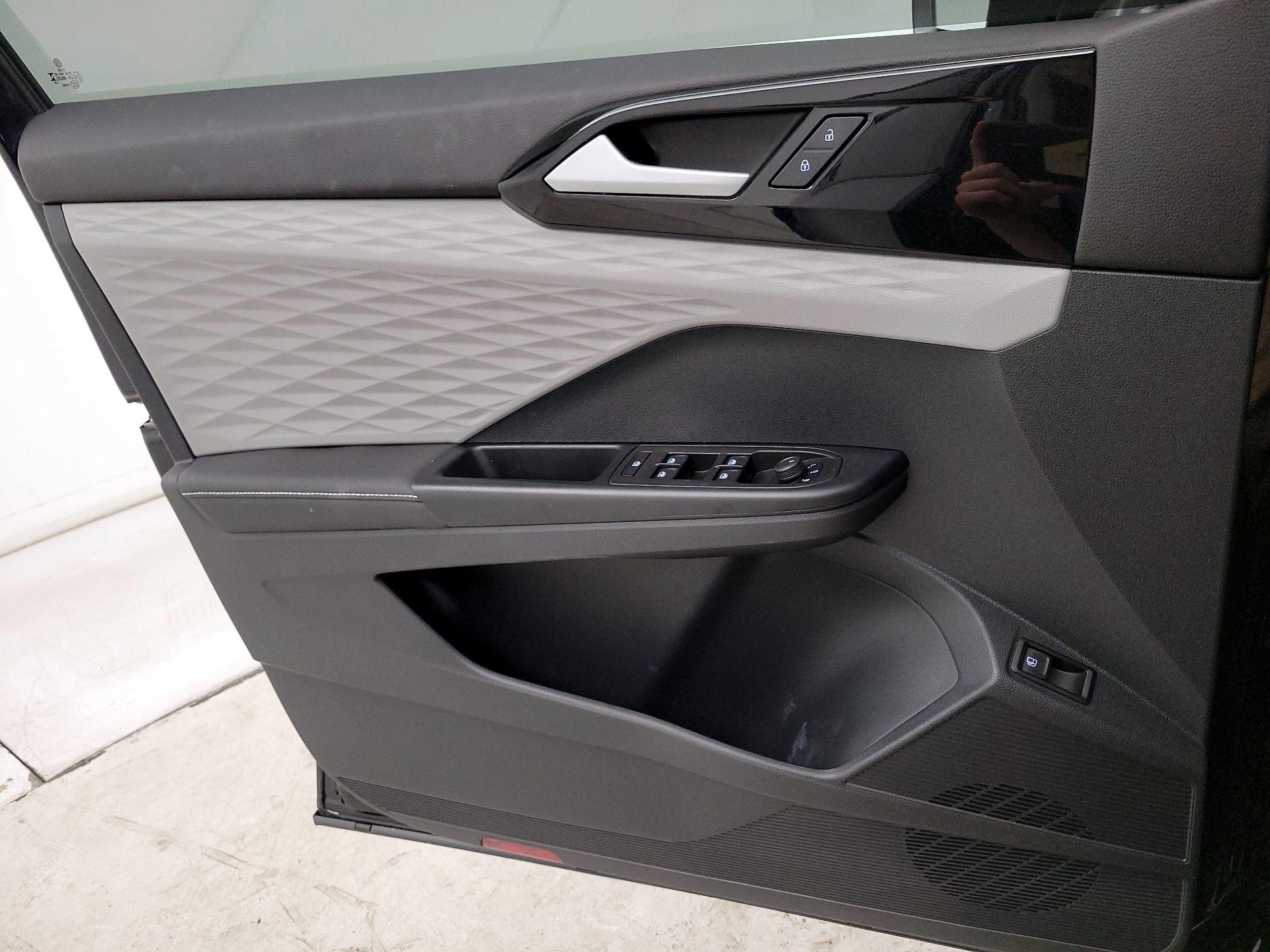 Thumbnail: 2024 Volkswagen Taos - 12