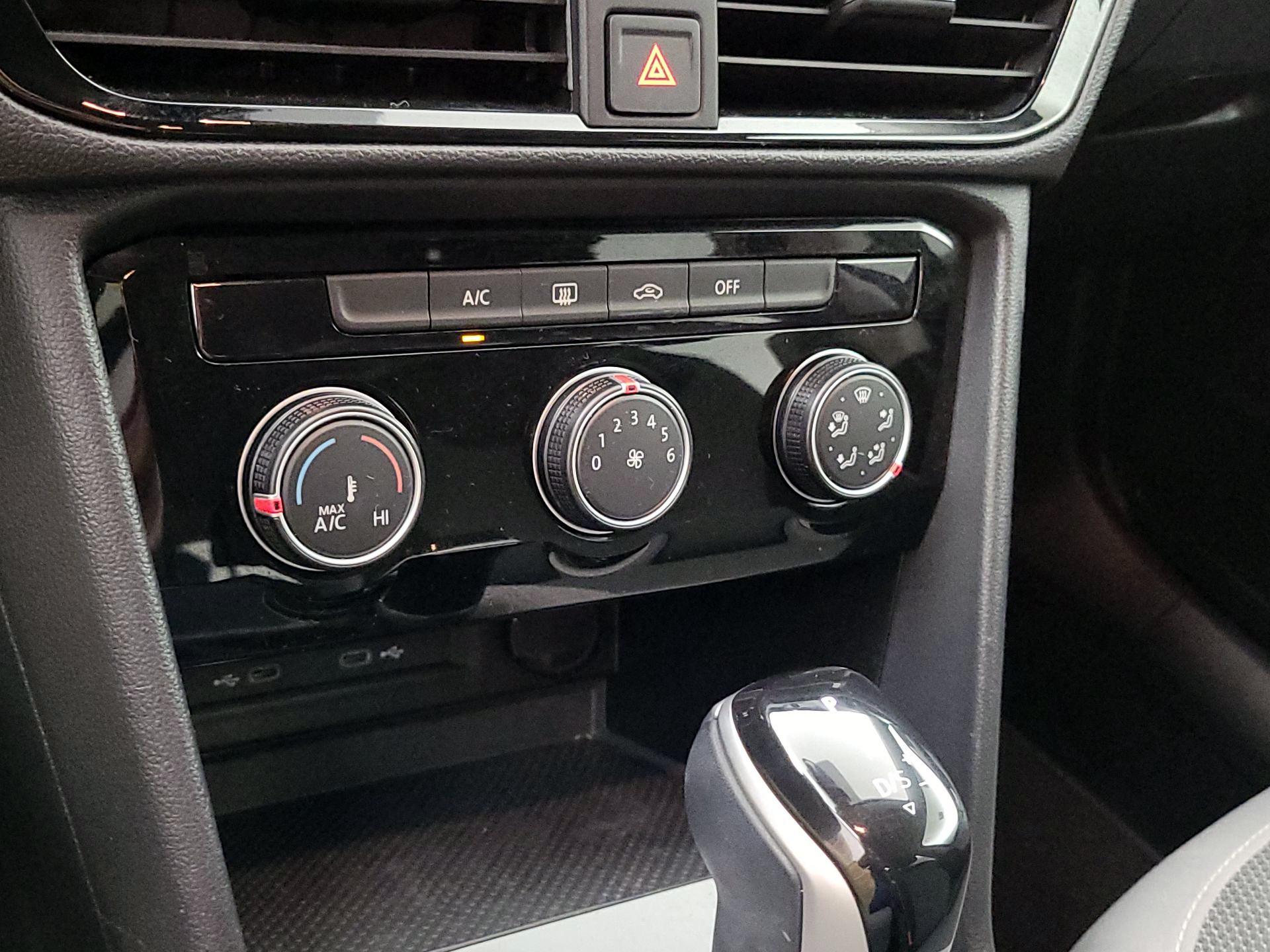 Thumbnail: 2024 Volkswagen Taos - 16