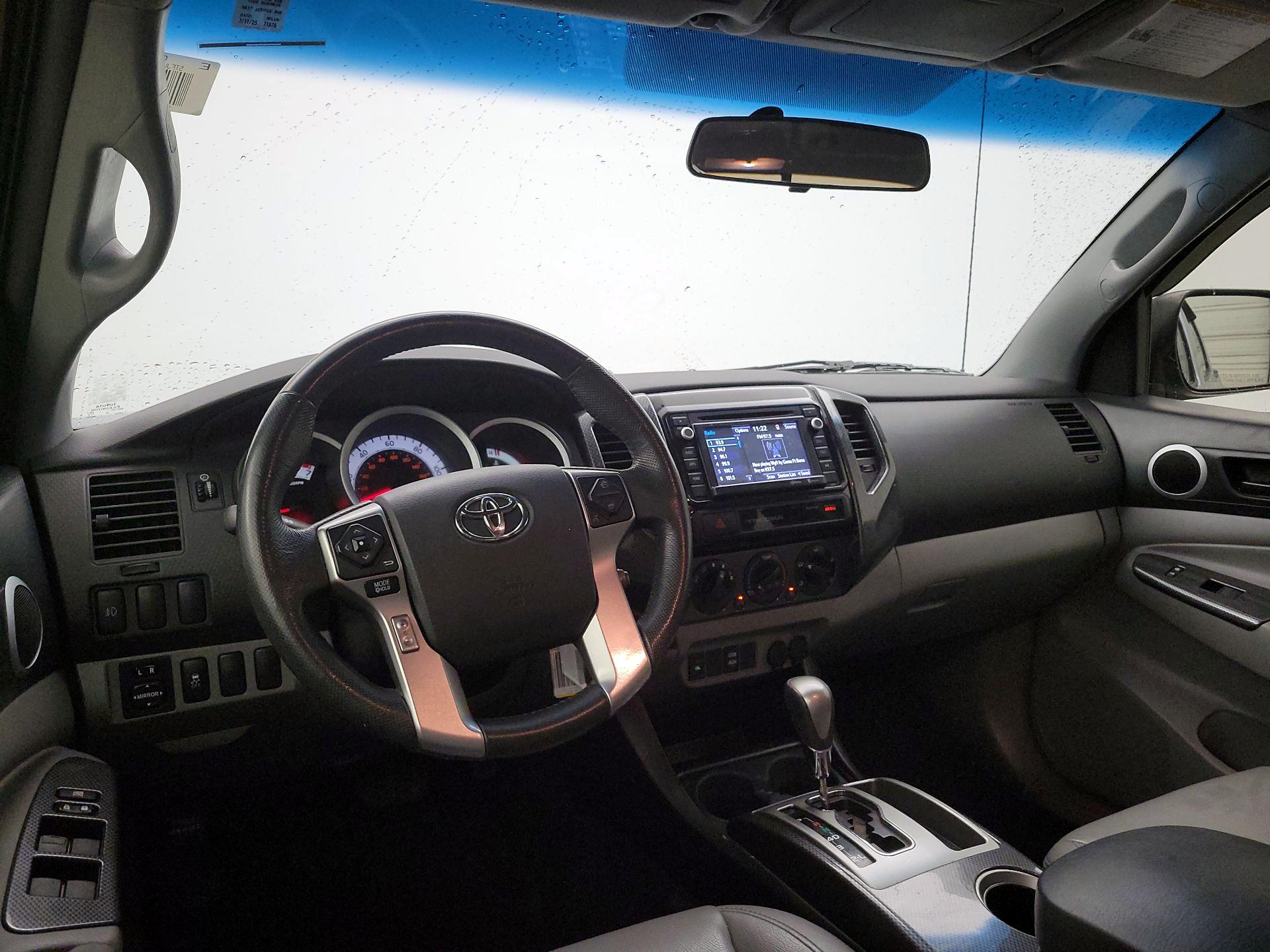 Thumbnail: 2015 Toyota Tacoma - 9