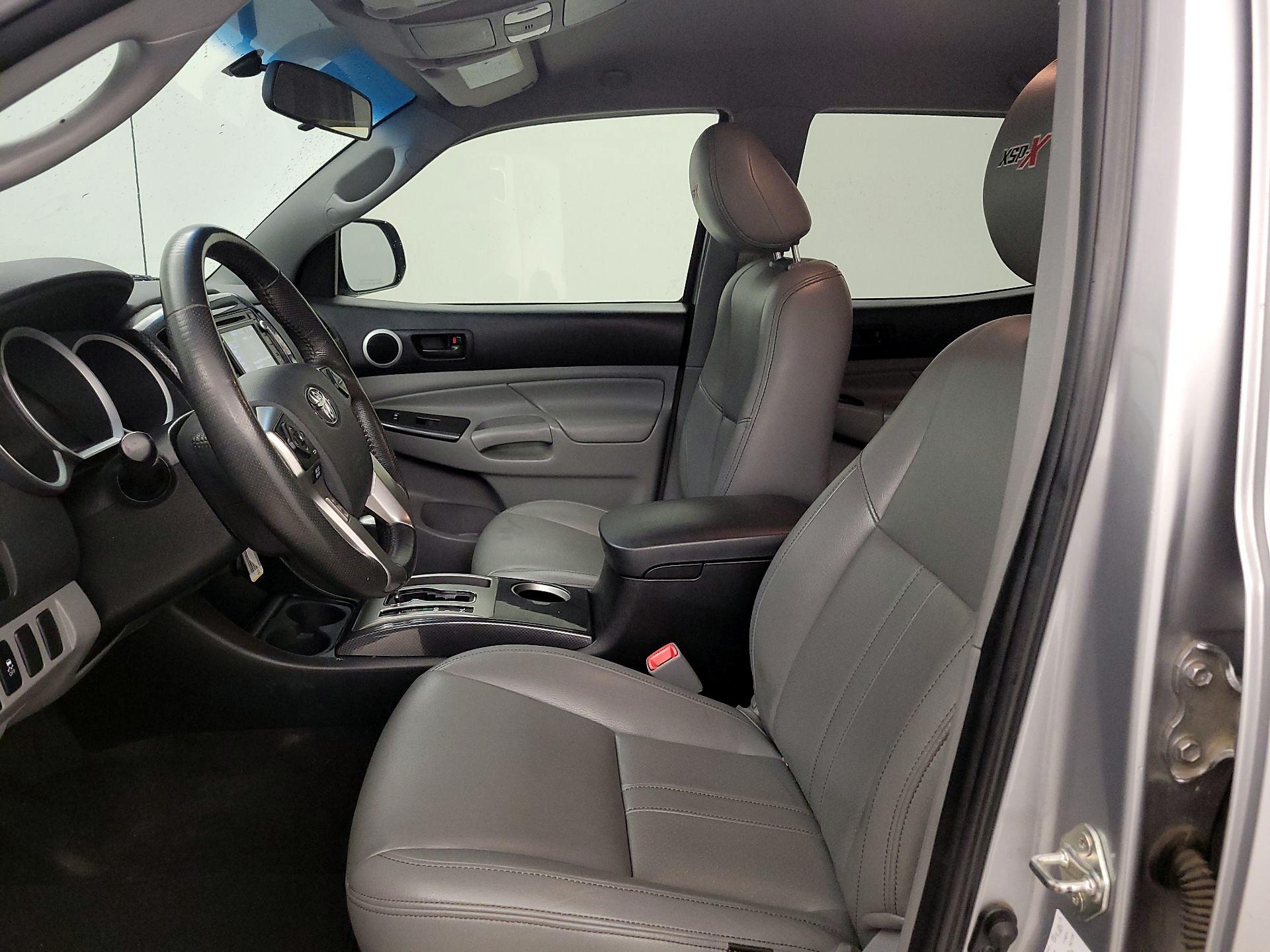 Thumbnail: 2015 Toyota Tacoma - 11