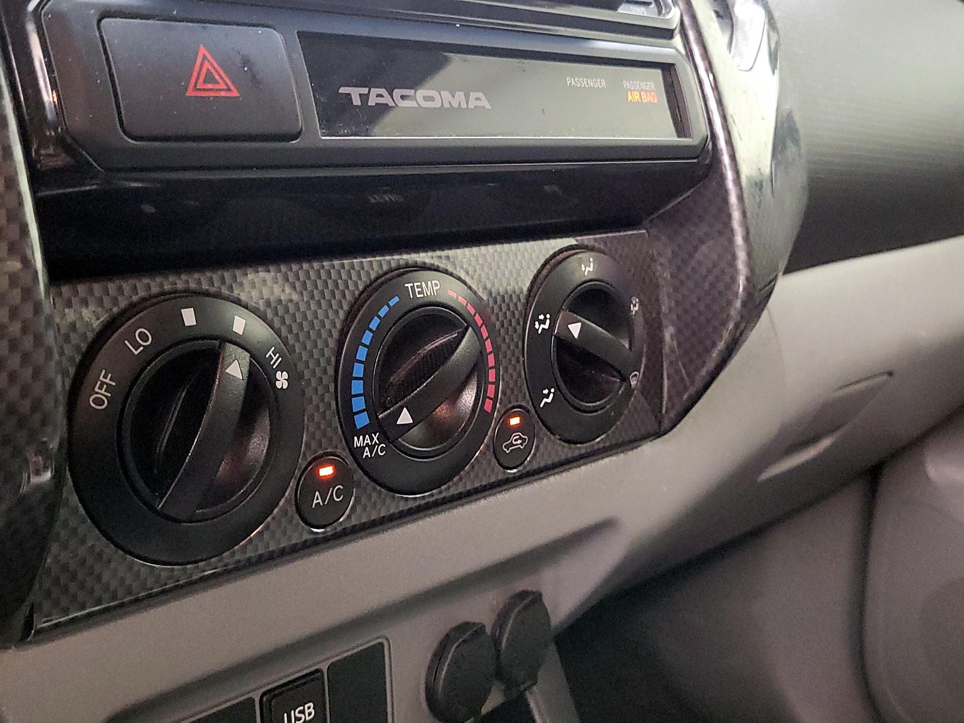 Thumbnail: 2015 Toyota Tacoma - 16