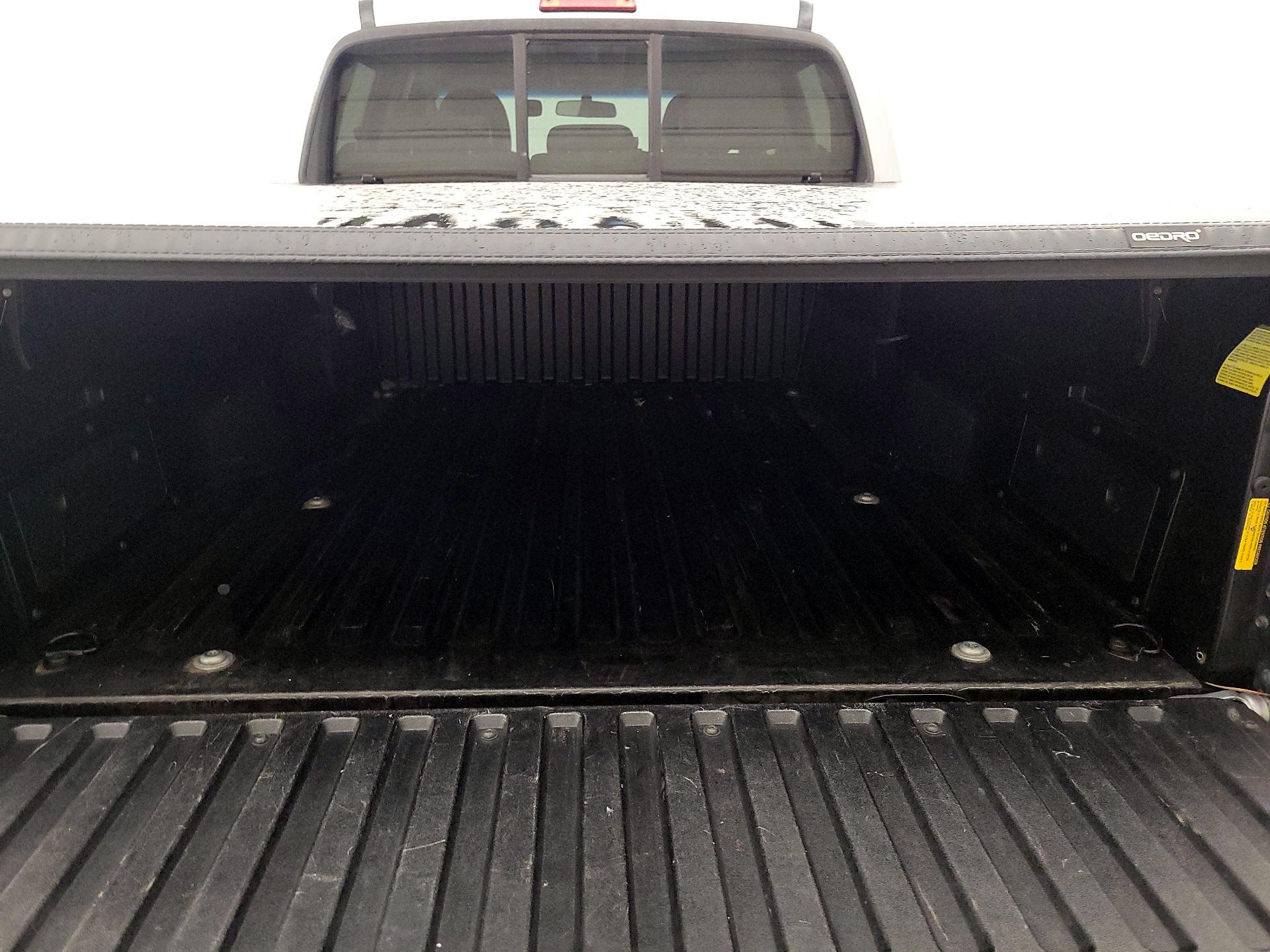 Thumbnail: 2015 Toyota Tacoma - 20