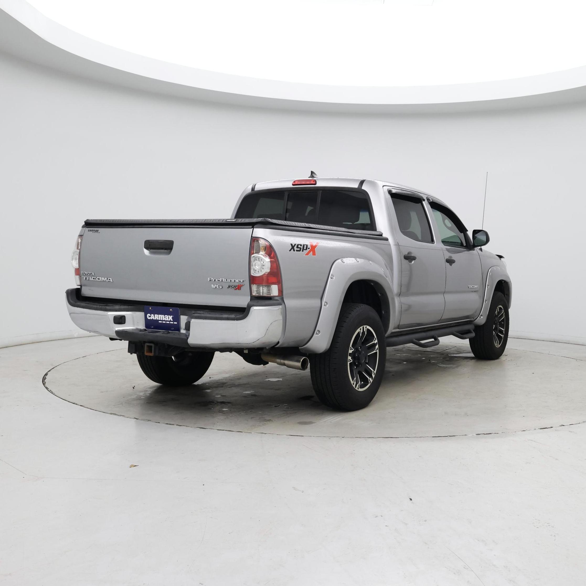 Thumbnail: 2015 Toyota Tacoma - 8