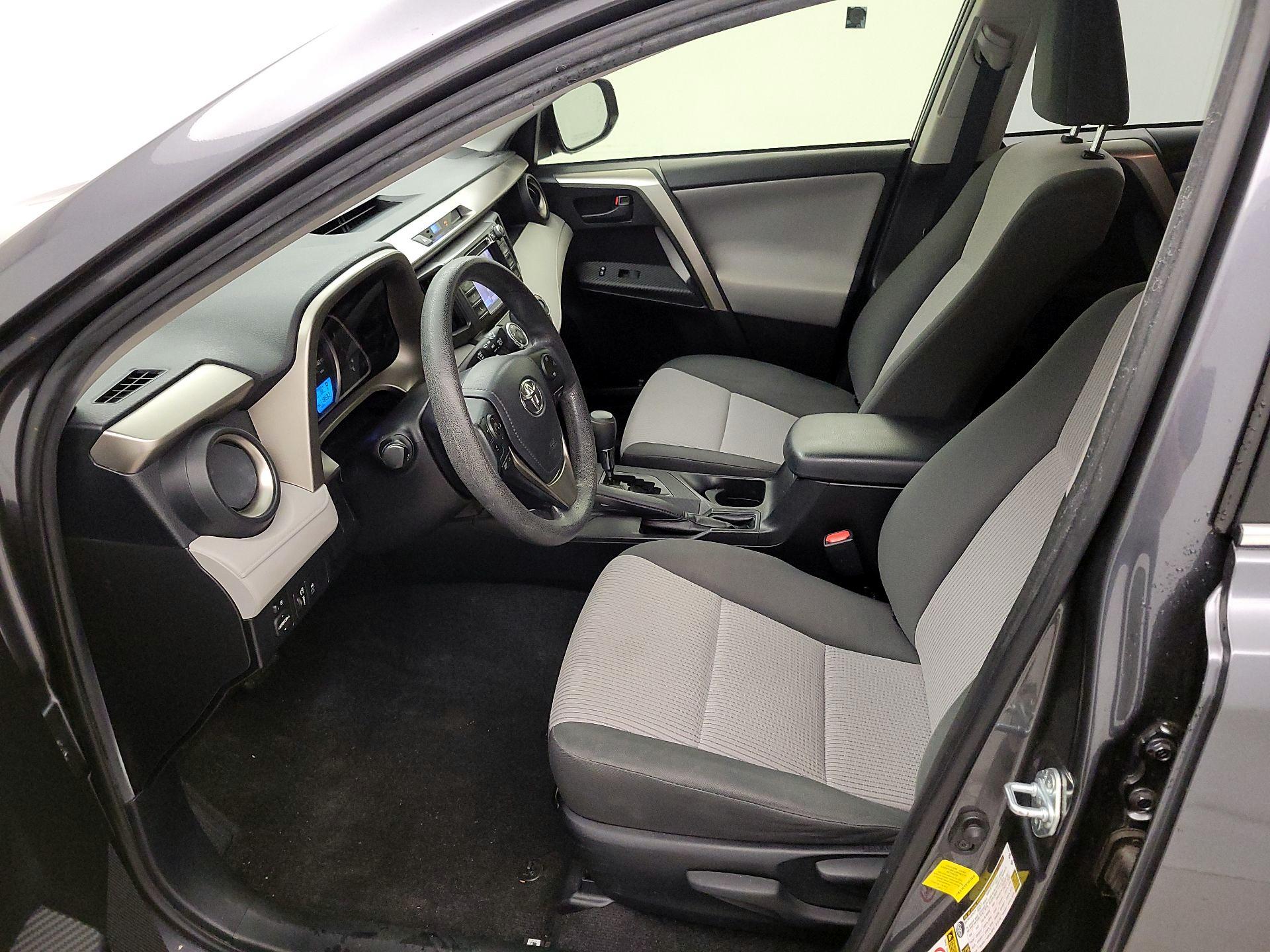 Thumbnail: 2015 Toyota RAV4 - 11