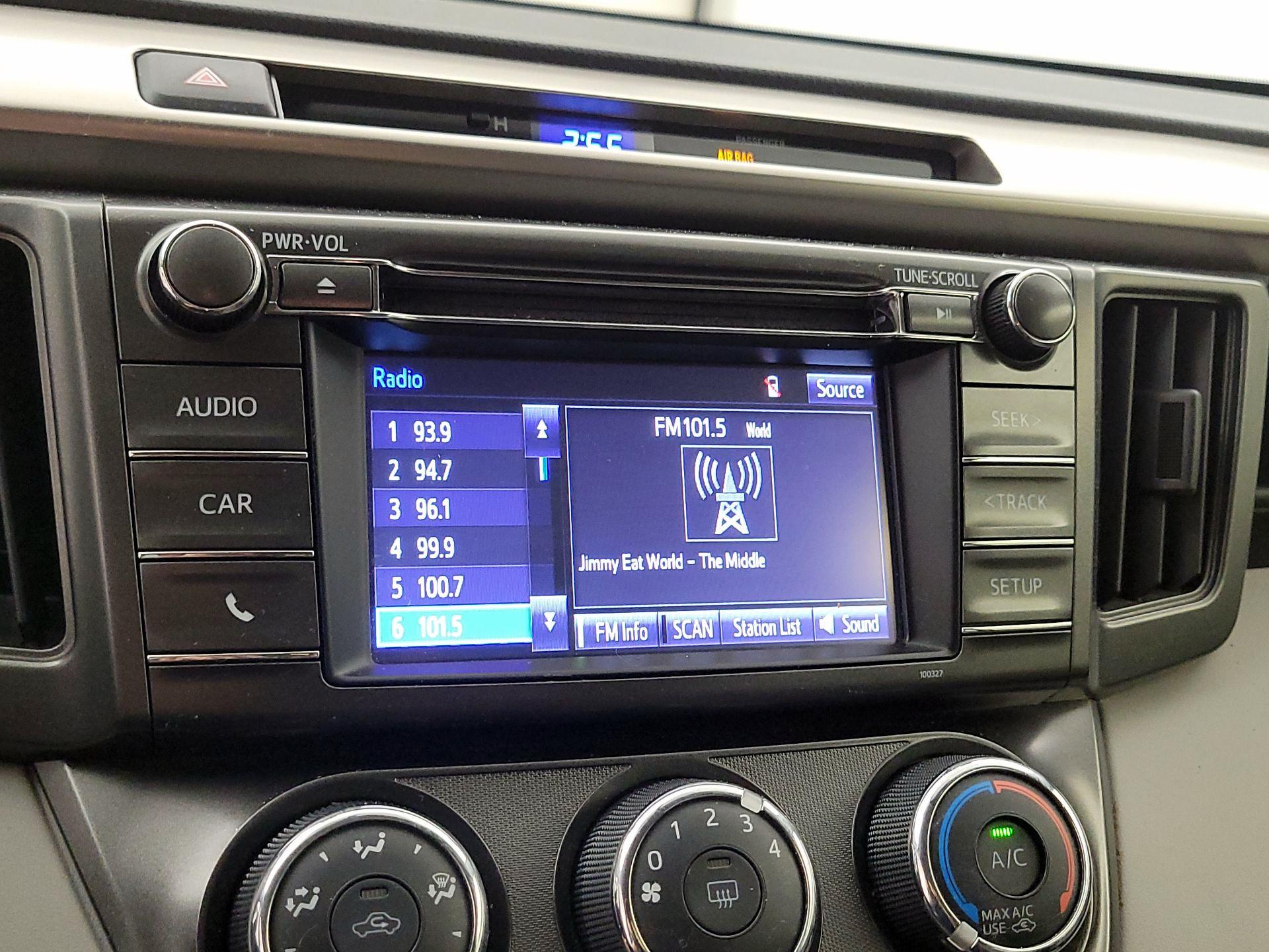 Thumbnail: 2015 Toyota RAV4 - 15