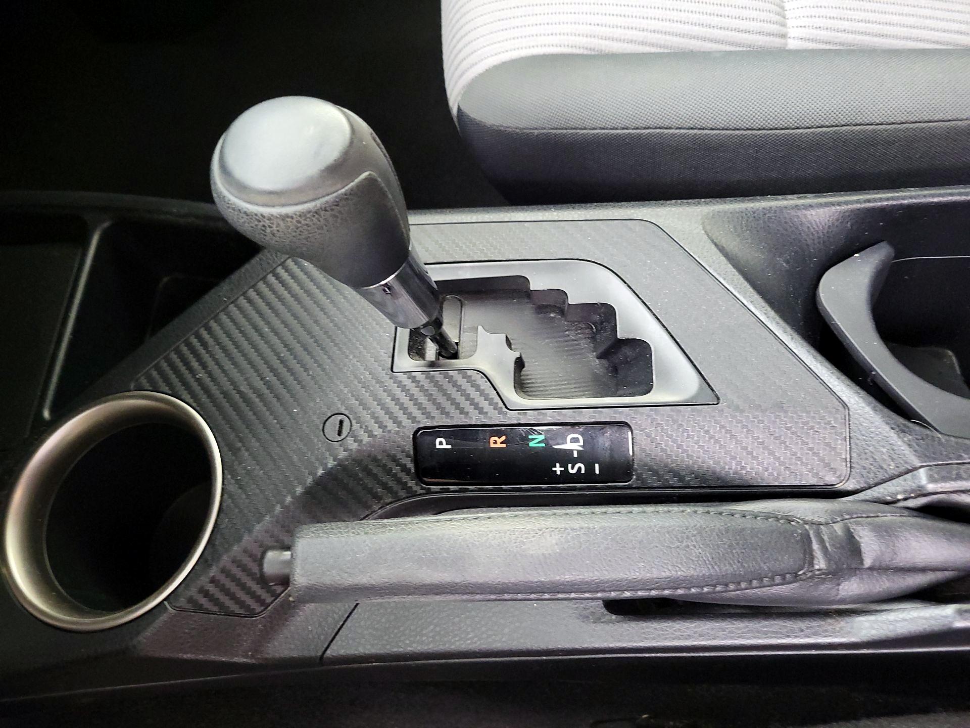 Thumbnail: 2015 Toyota RAV4 - 17