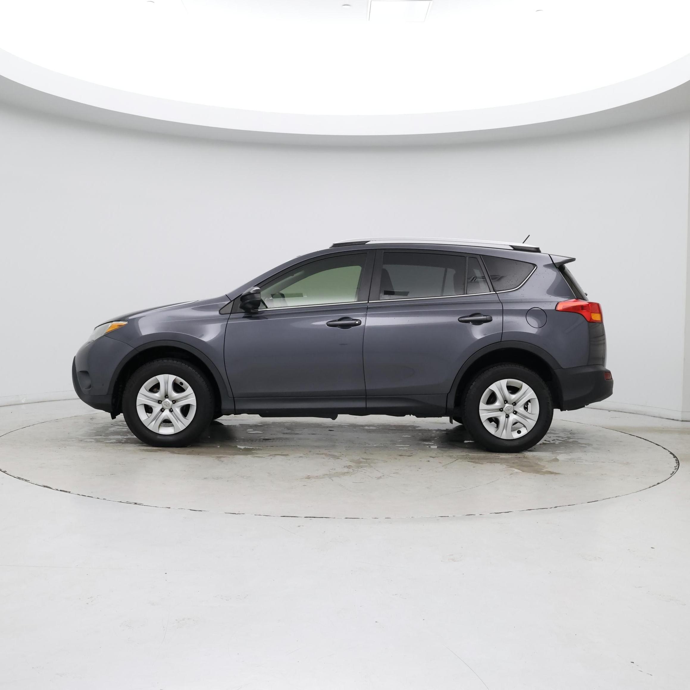 Thumbnail: 2015 Toyota RAV4 - 3