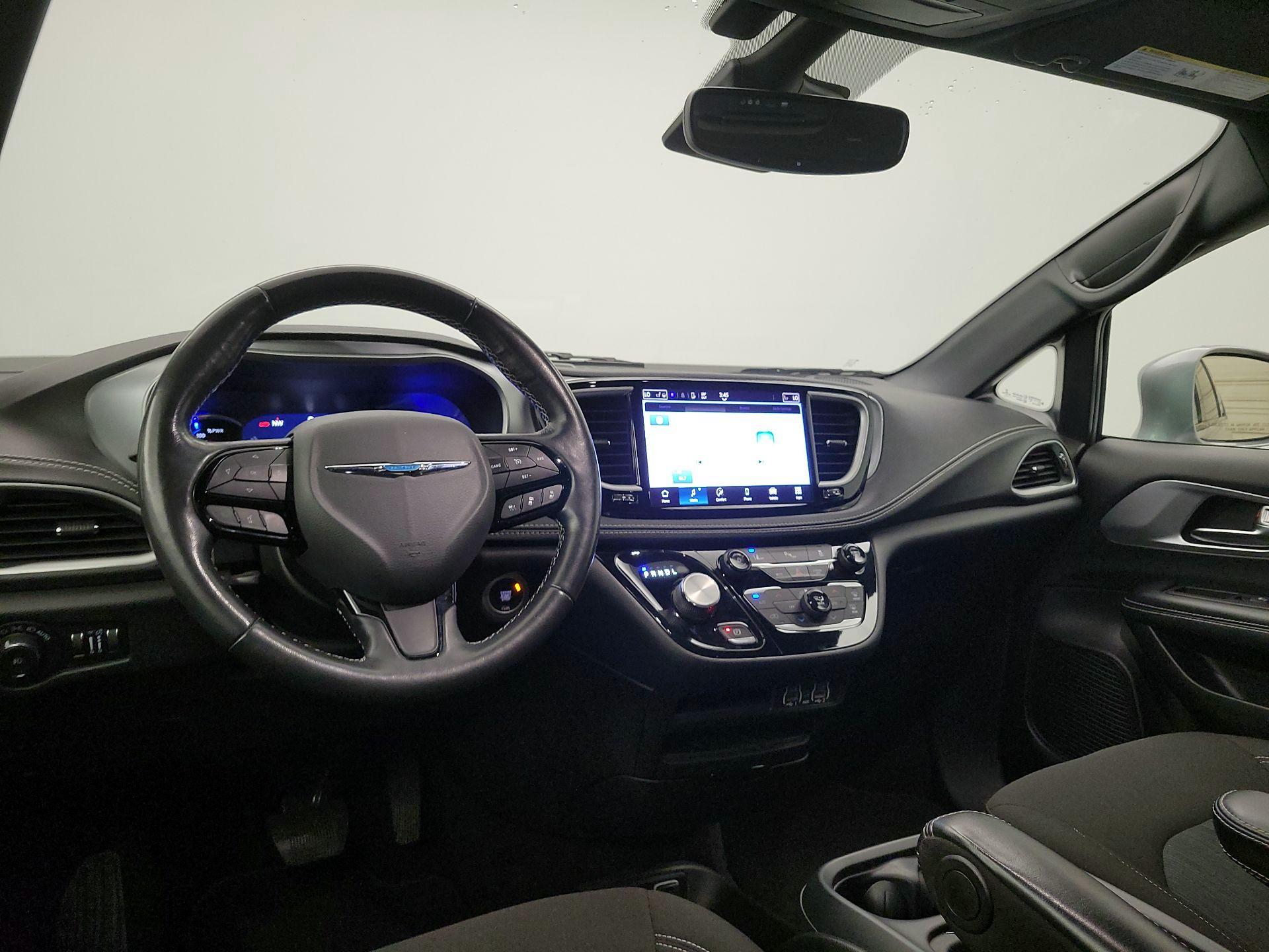 Thumbnail: 2021 Chrysler Pacifica - 9