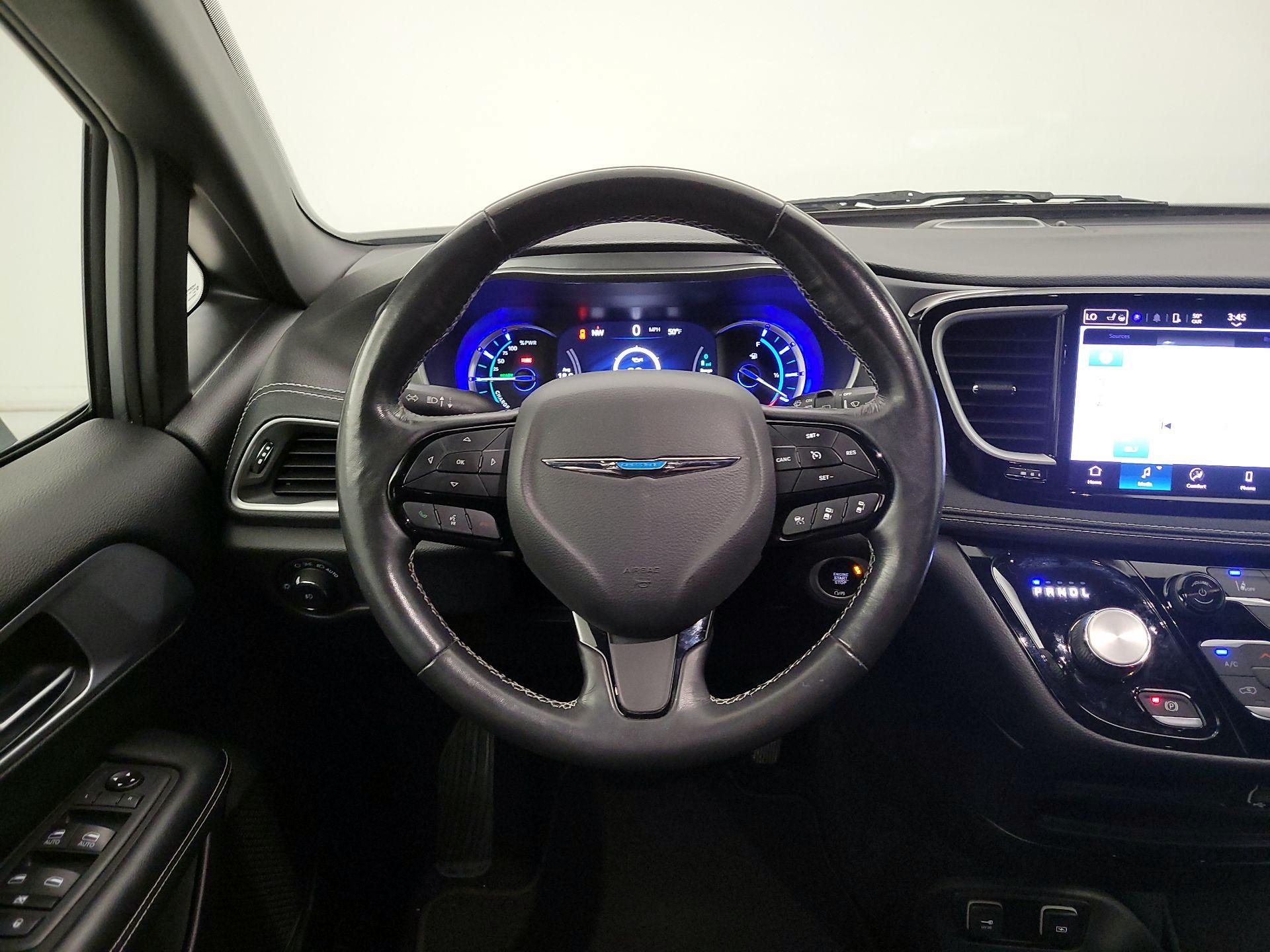 Thumbnail: 2021 Chrysler Pacifica - 10