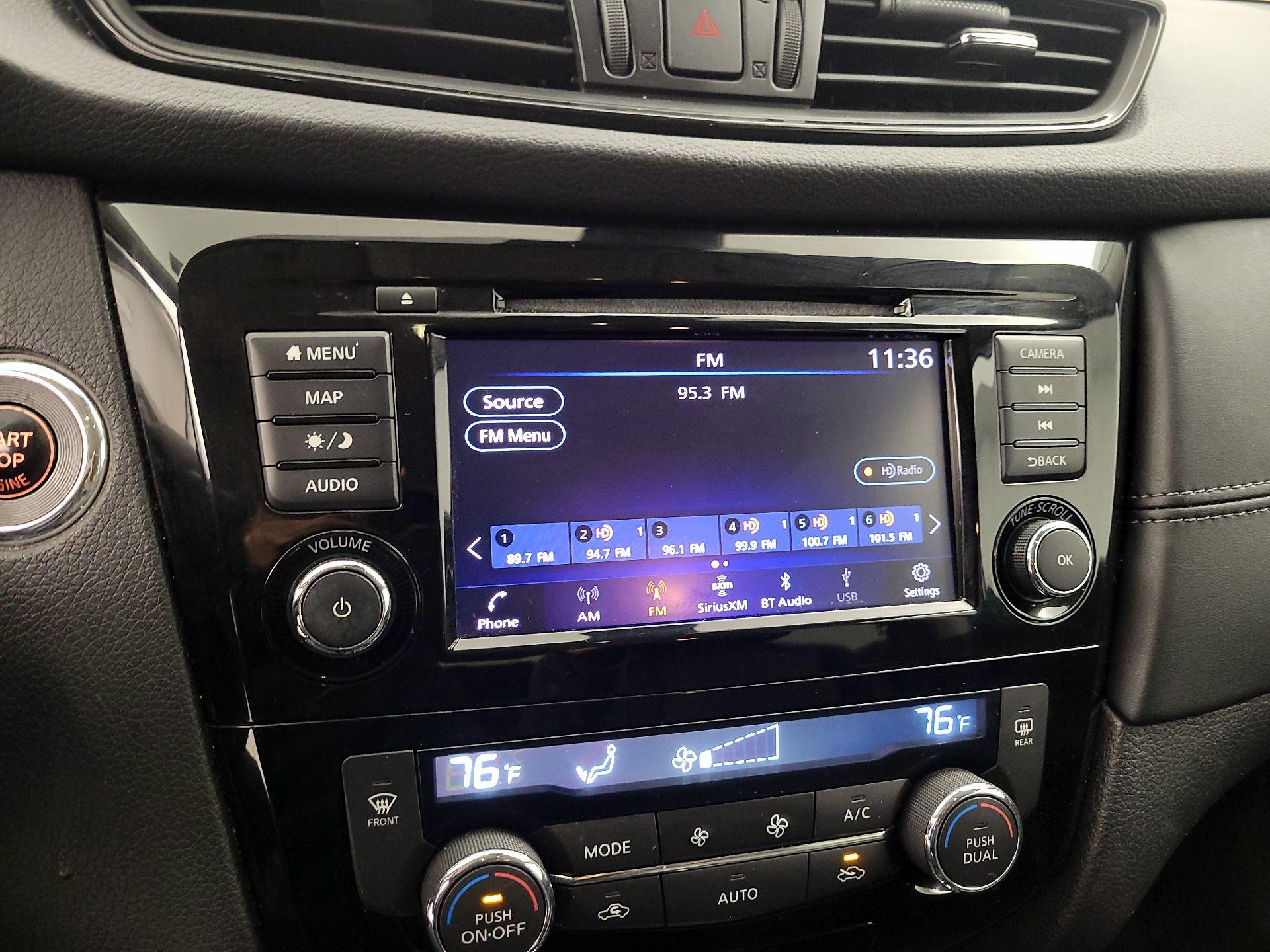 Thumbnail: 2018 Nissan Rogue - 16