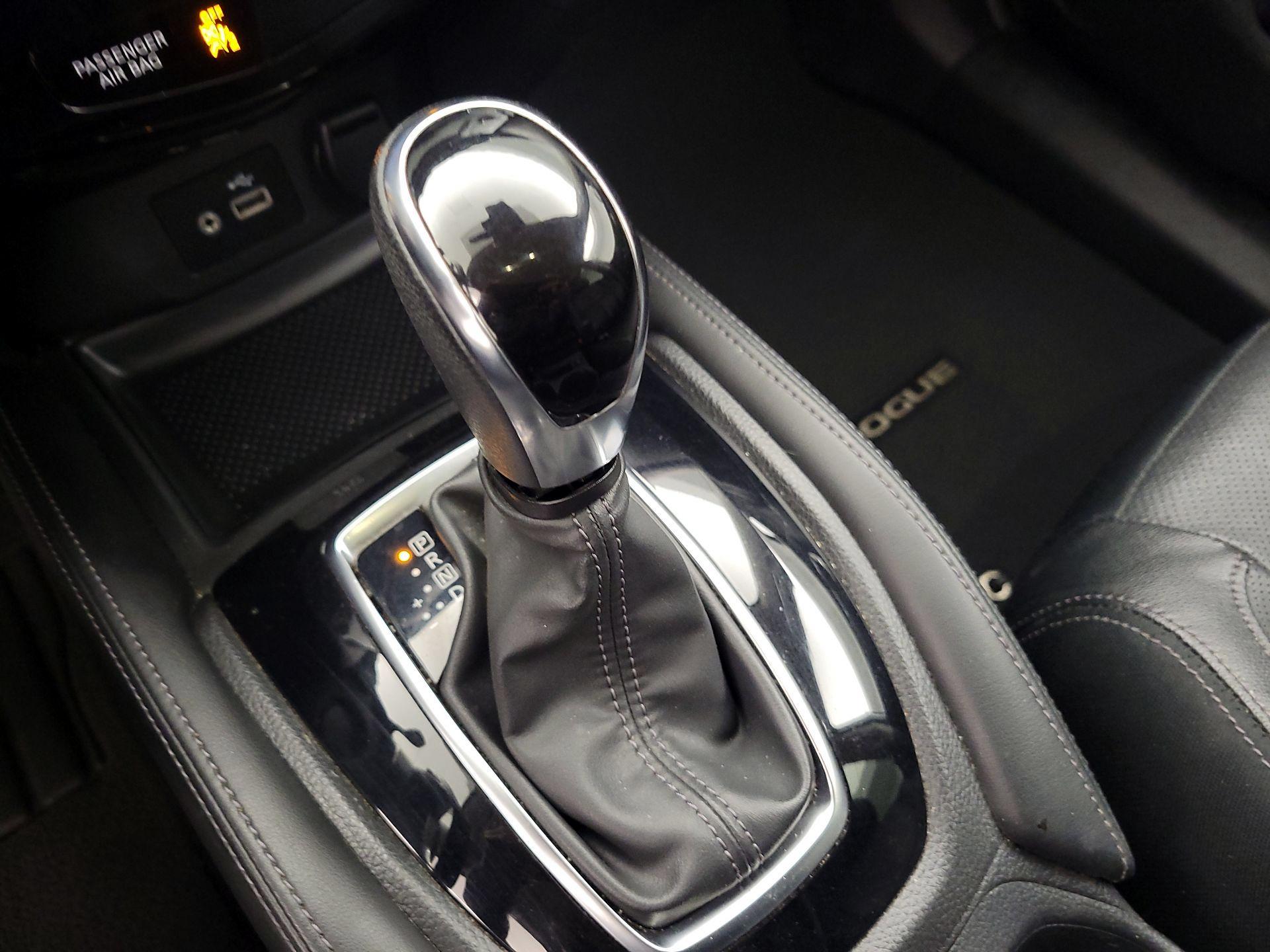 Thumbnail: 2018 Nissan Rogue - 18