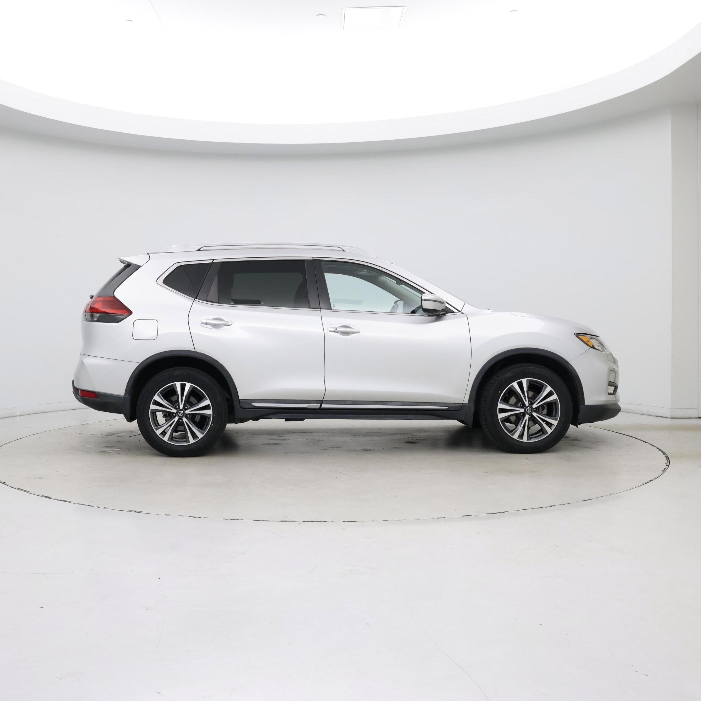 Thumbnail: 2018 Nissan Rogue - 7