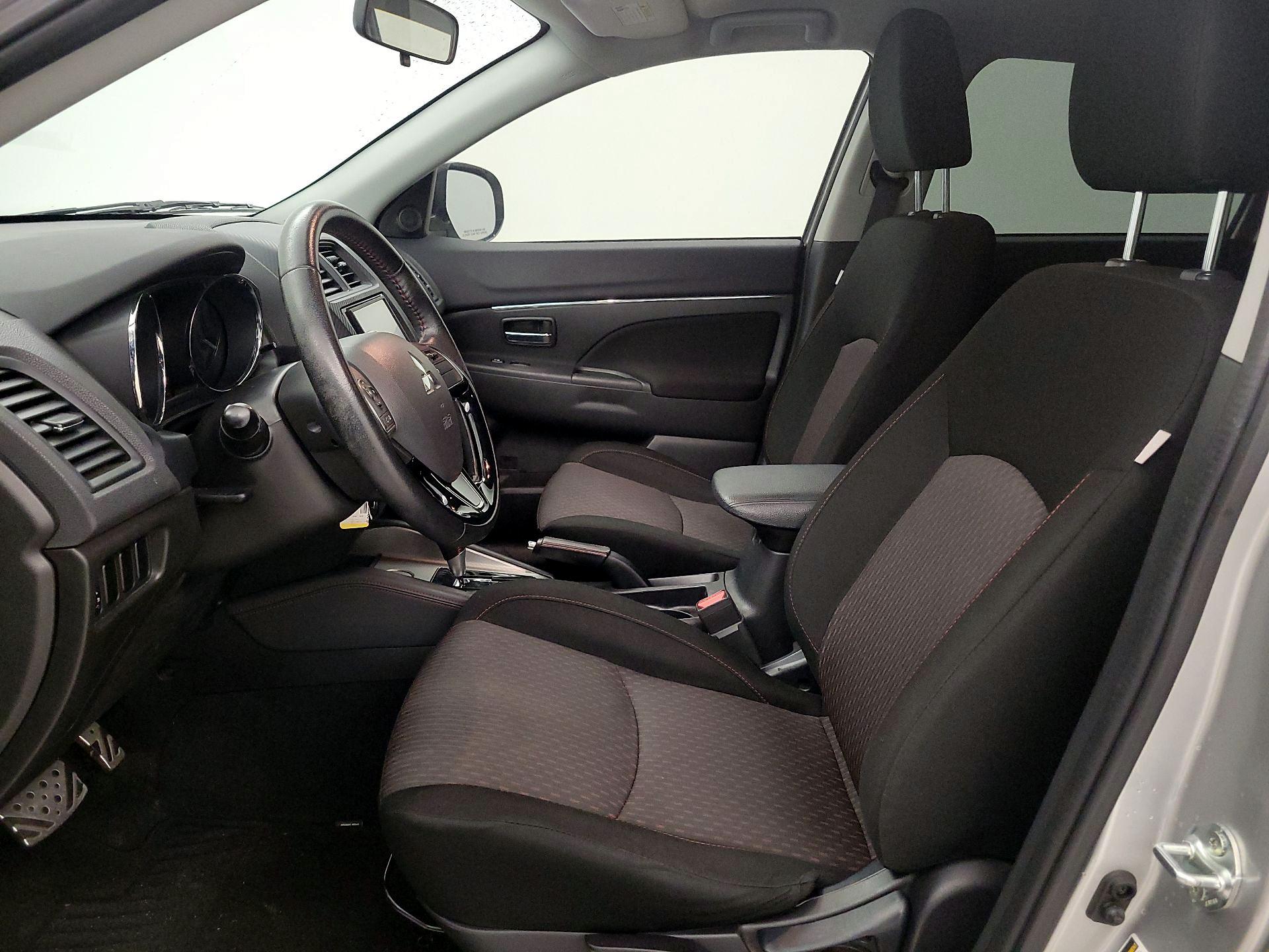 Thumbnail: 2018 Mitsubishi Outlander Sport - 11