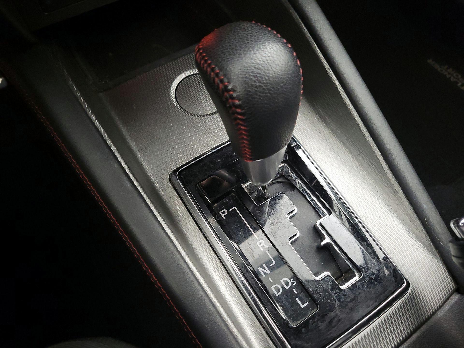 Thumbnail: 2018 Mitsubishi Outlander Sport - 17