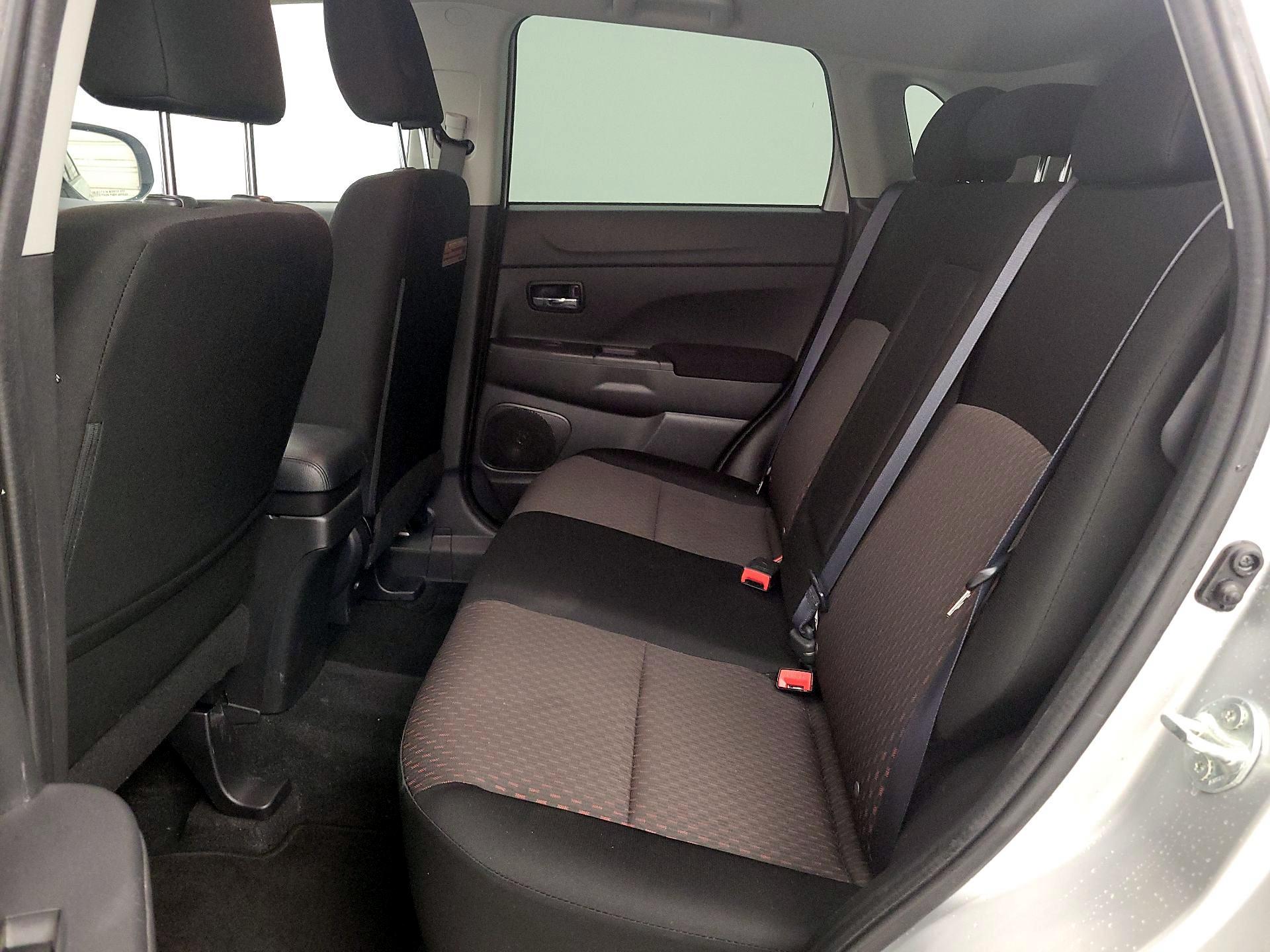 Thumbnail: 2018 Mitsubishi Outlander Sport - 19