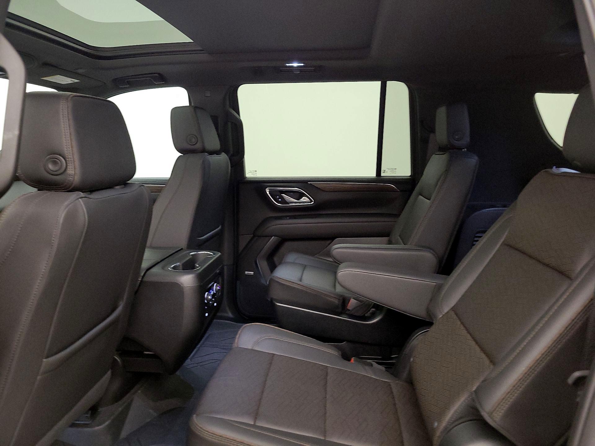 Thumbnail: 2024 Chevrolet Suburban - 20