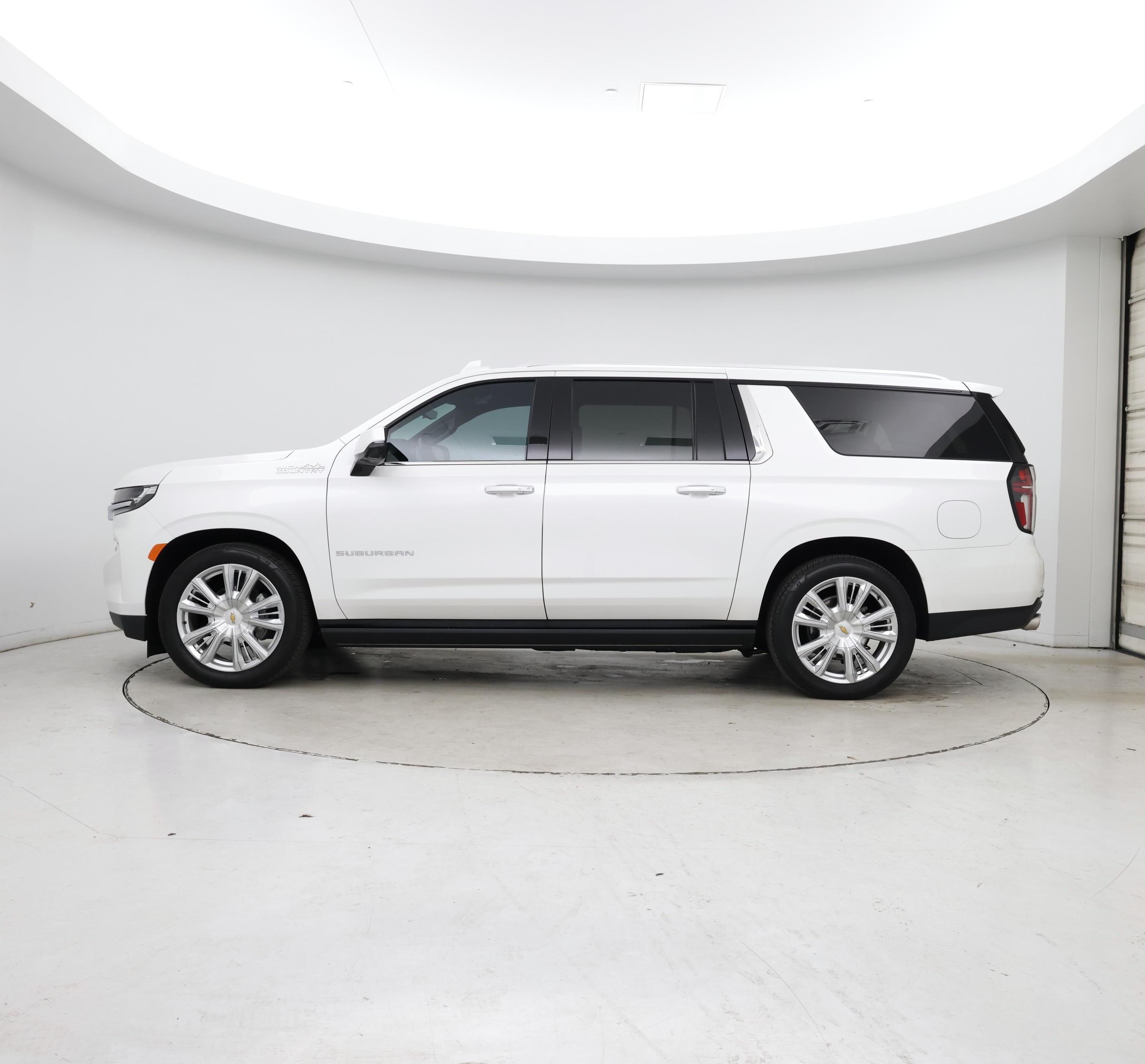 Thumbnail: 2024 Chevrolet Suburban - 3