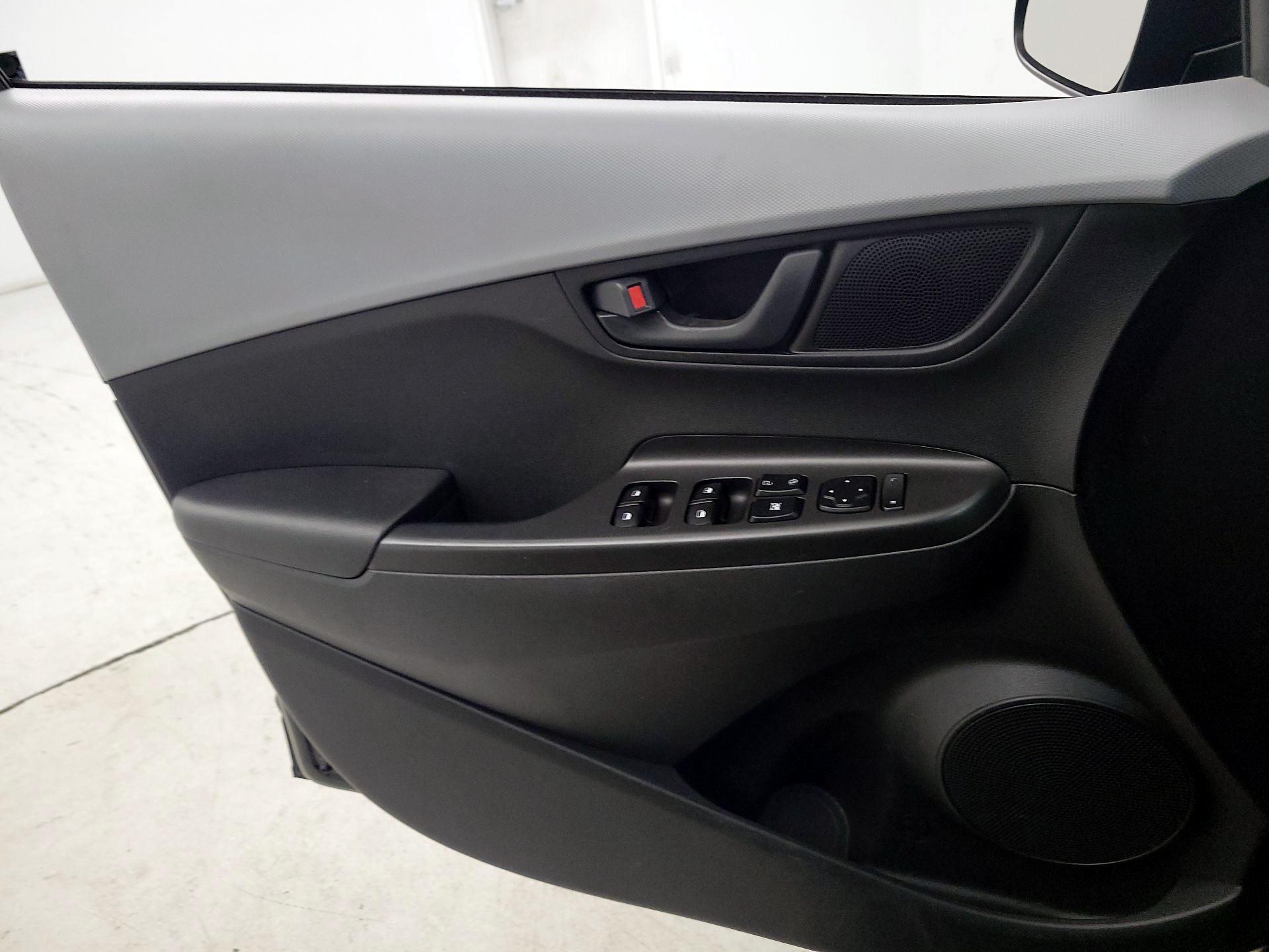 Thumbnail: 2020 Hyundai Kona - 12