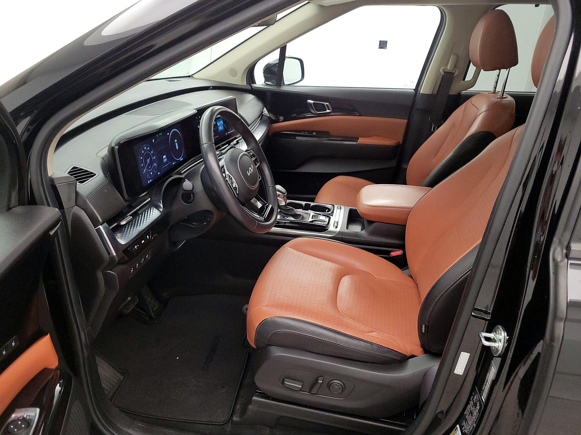 Thumbnail: 2023 Kia Carnival - 11