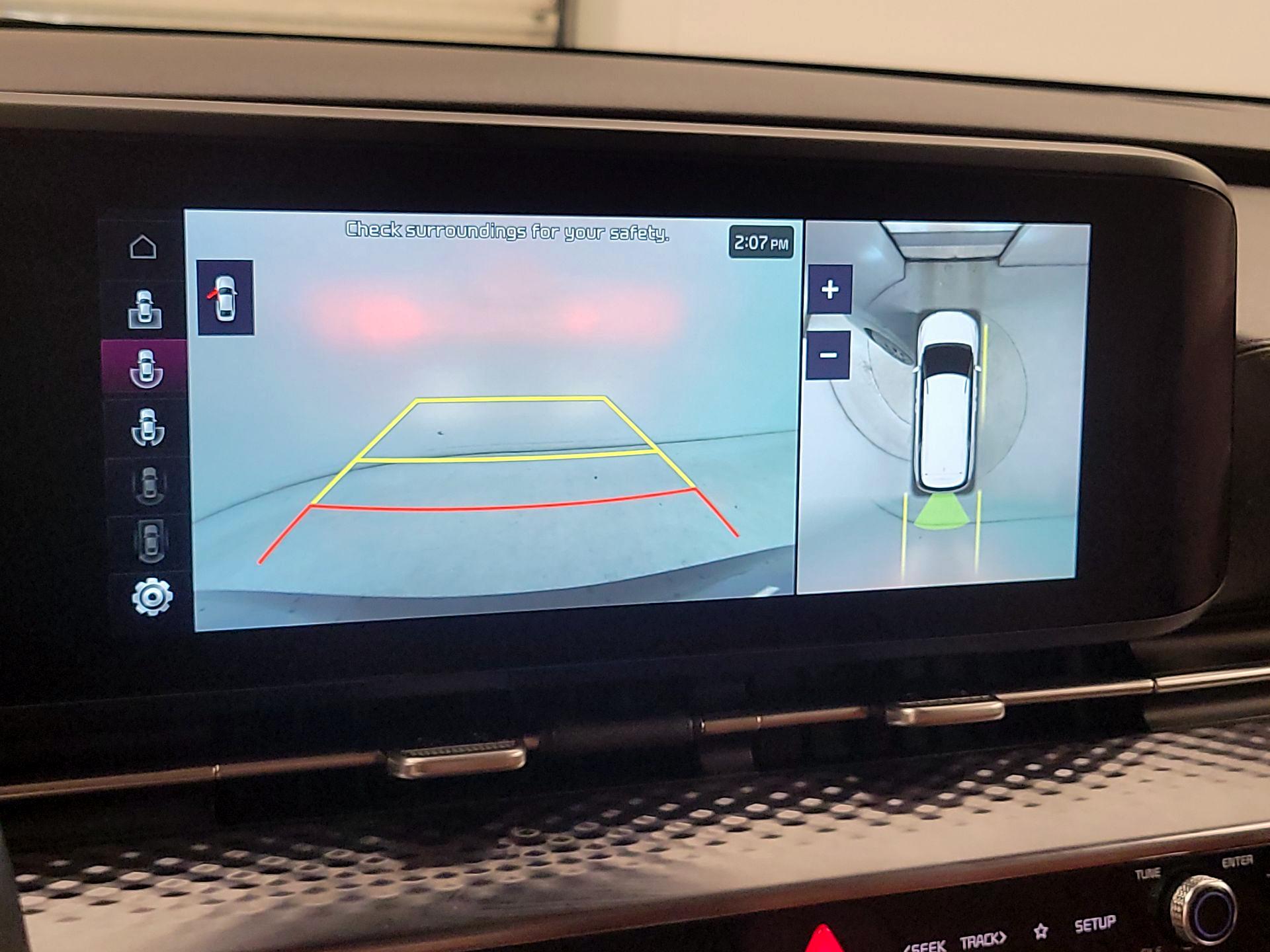 Thumbnail: 2023 Kia Carnival - 14