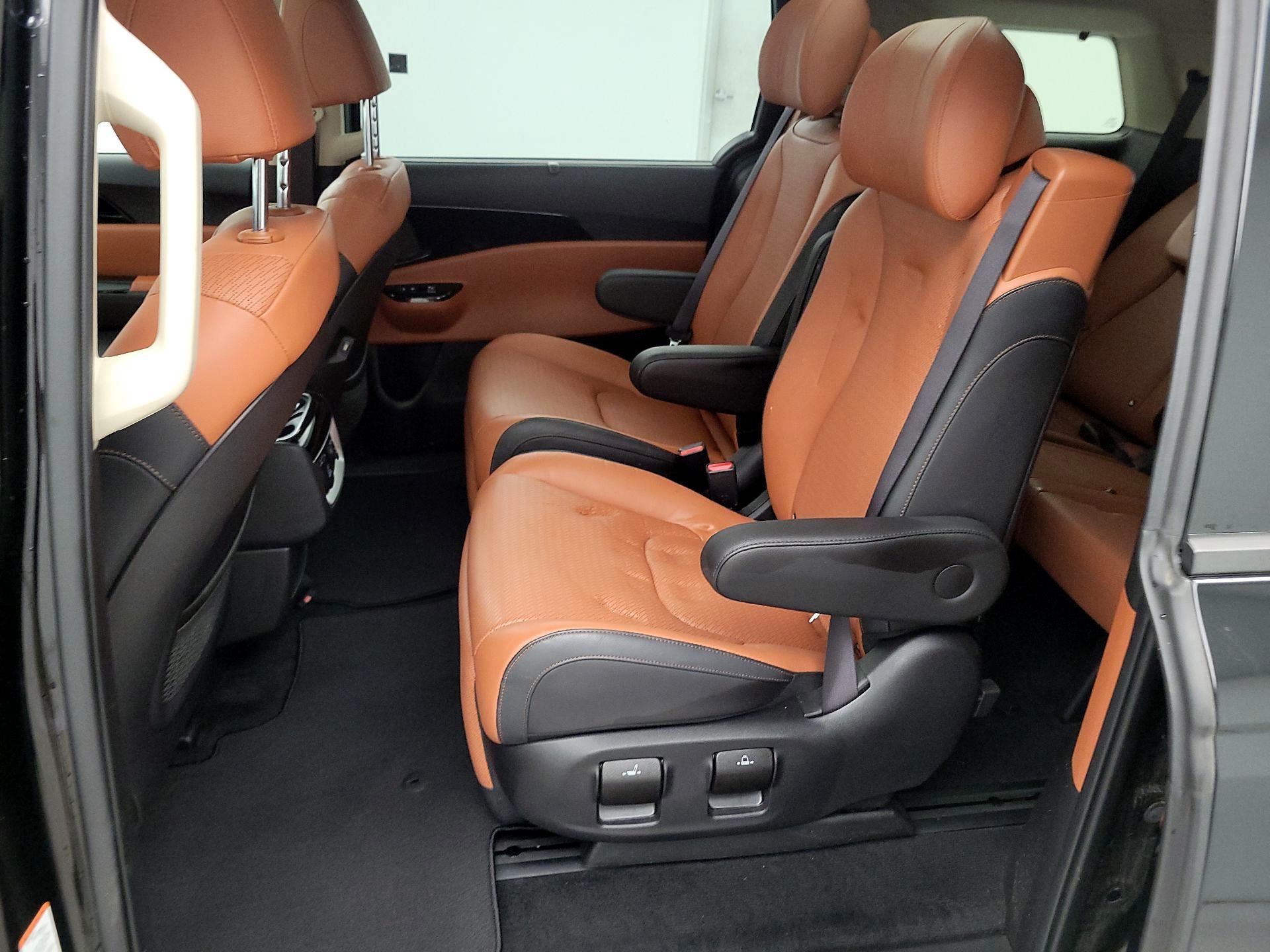 Thumbnail: 2023 Kia Carnival - 20