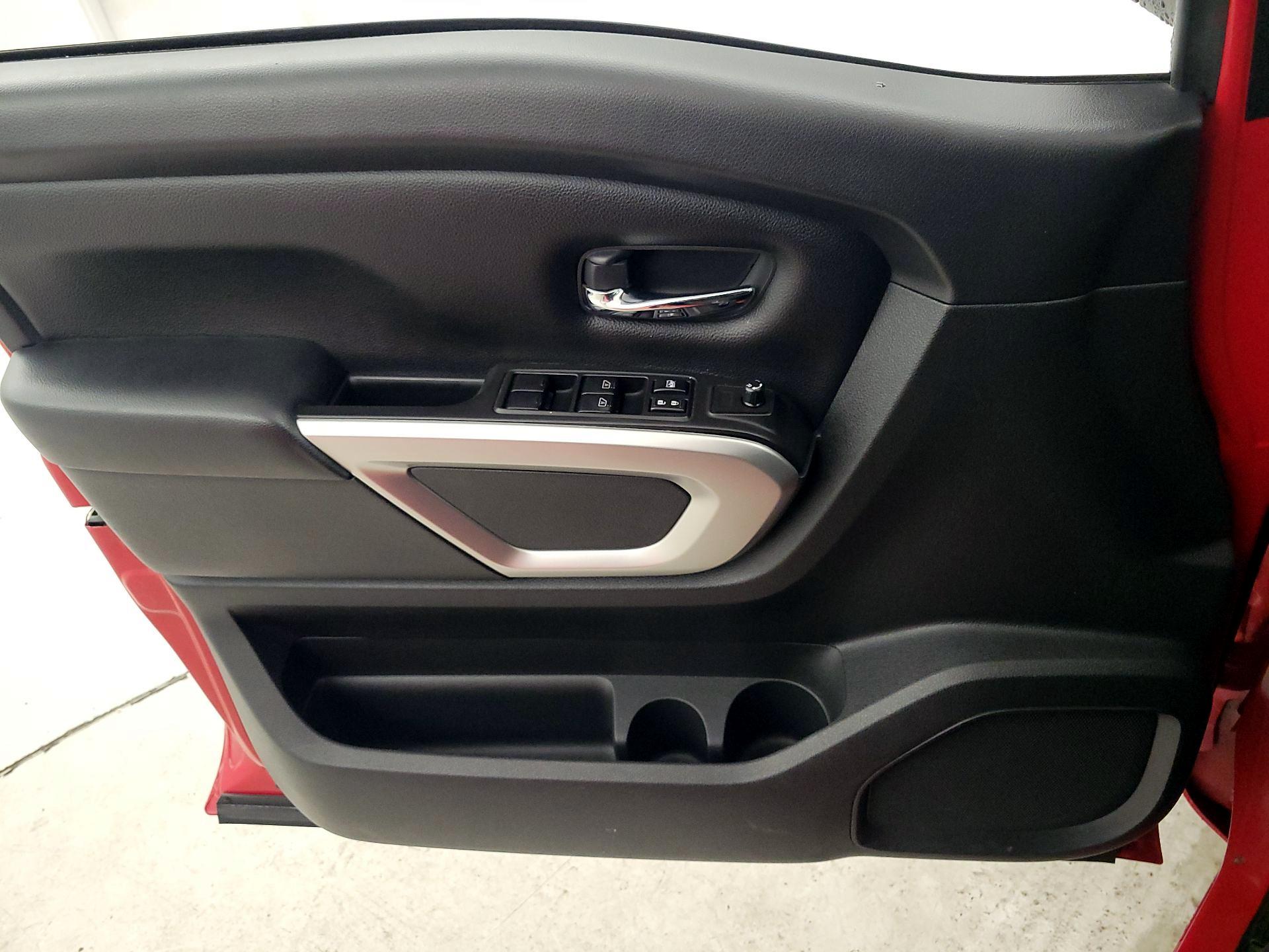 Thumbnail: 2021 Nissan Titan - 12