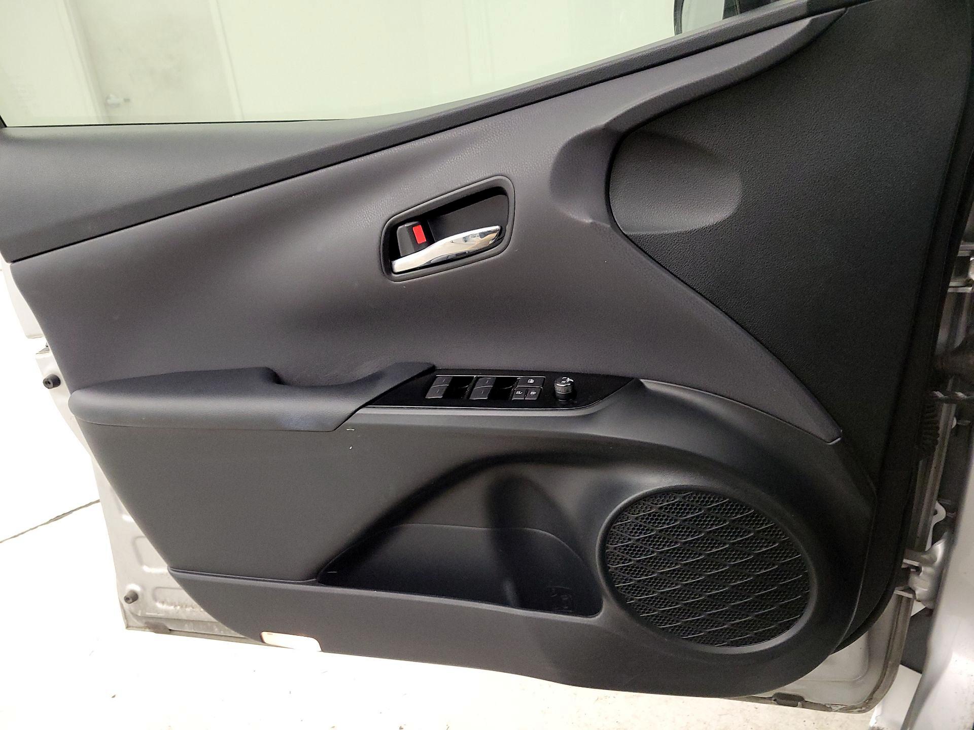 Thumbnail: 2020 Toyota Prius - 12