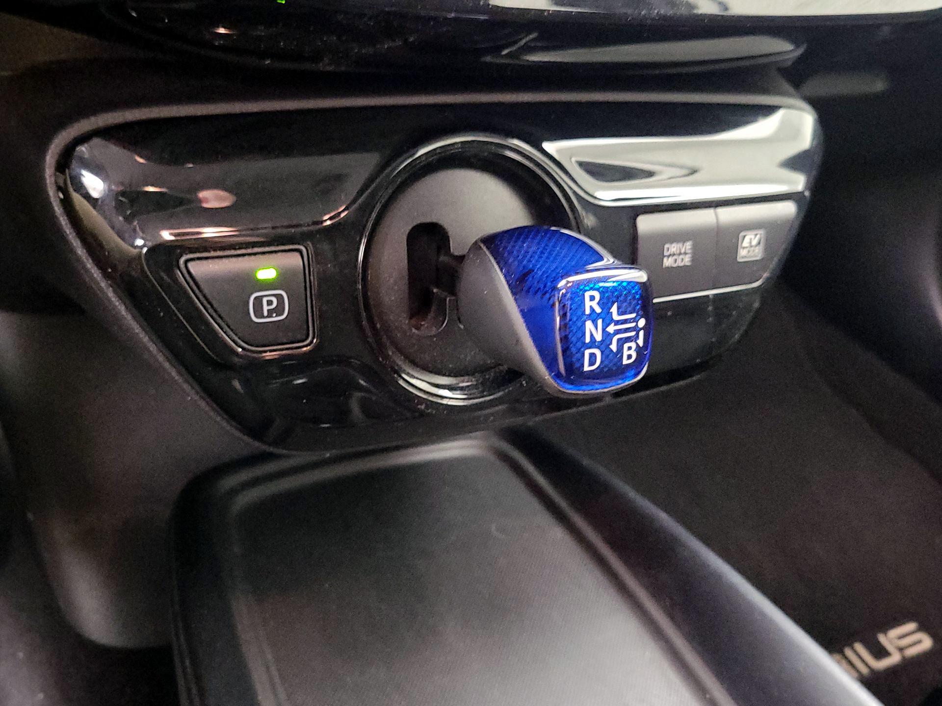 Thumbnail: 2020 Toyota Prius - 17