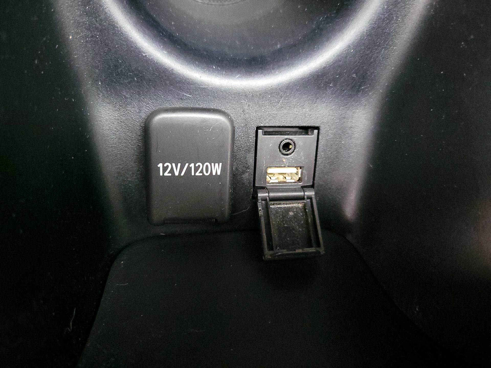 Thumbnail: 2020 Toyota Prius - 18